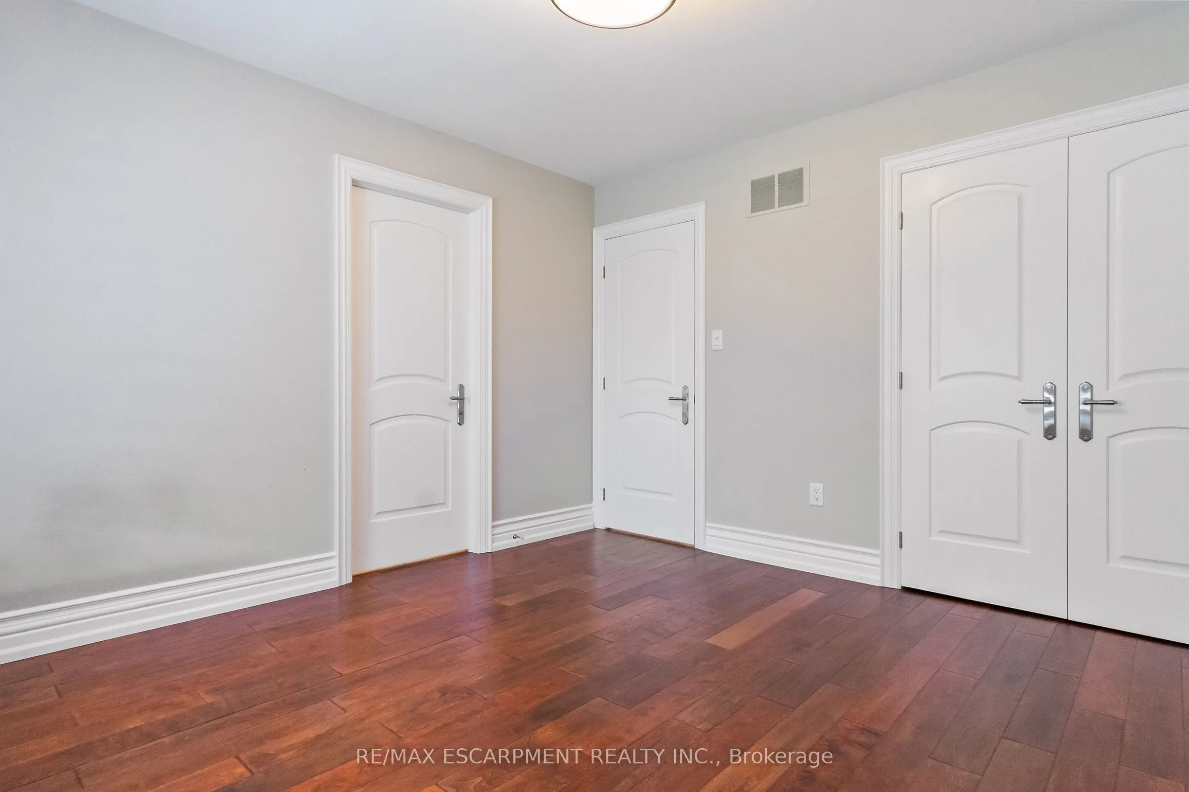 274 Lake Promenade