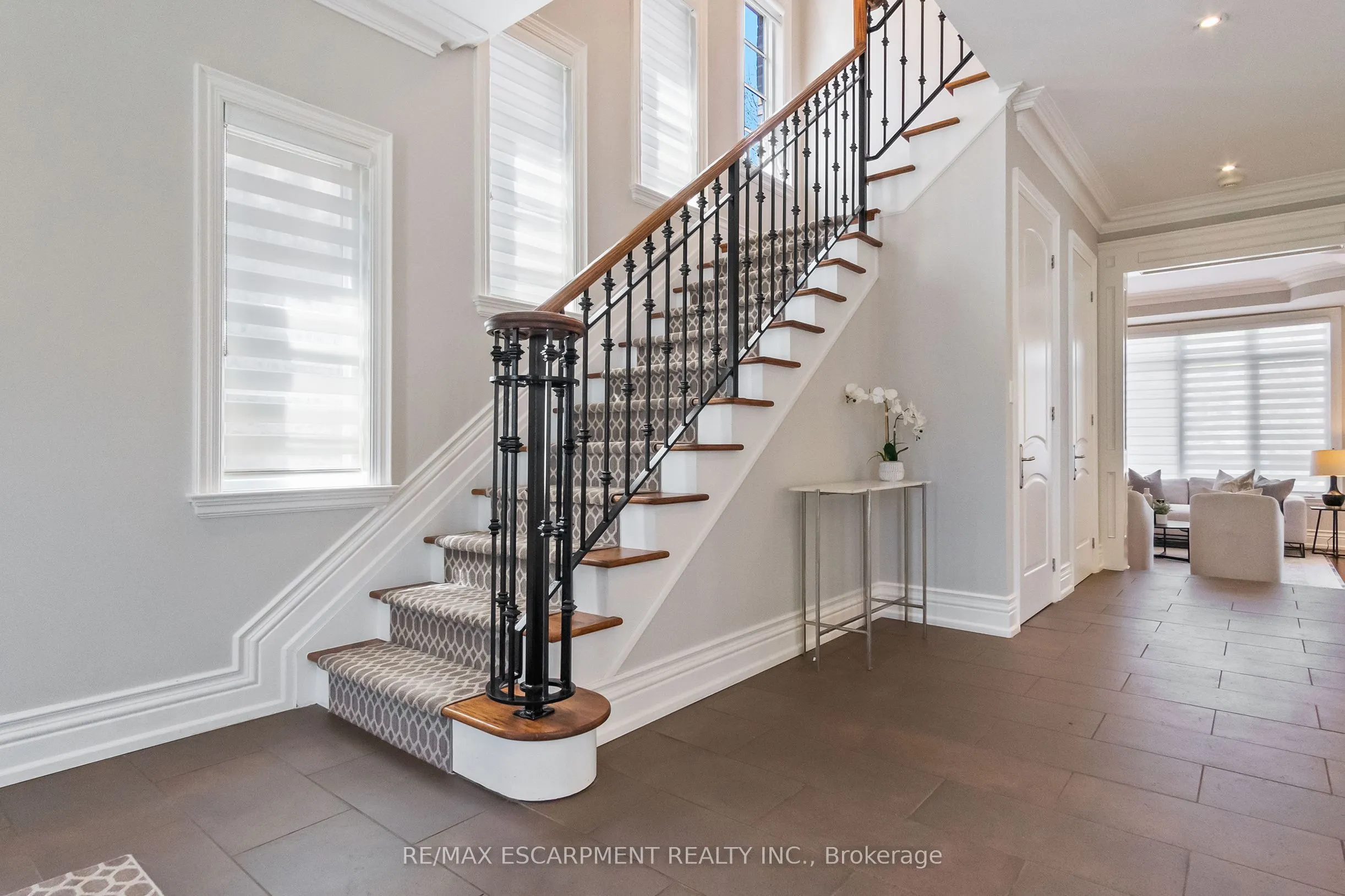 274 Lake Promenade