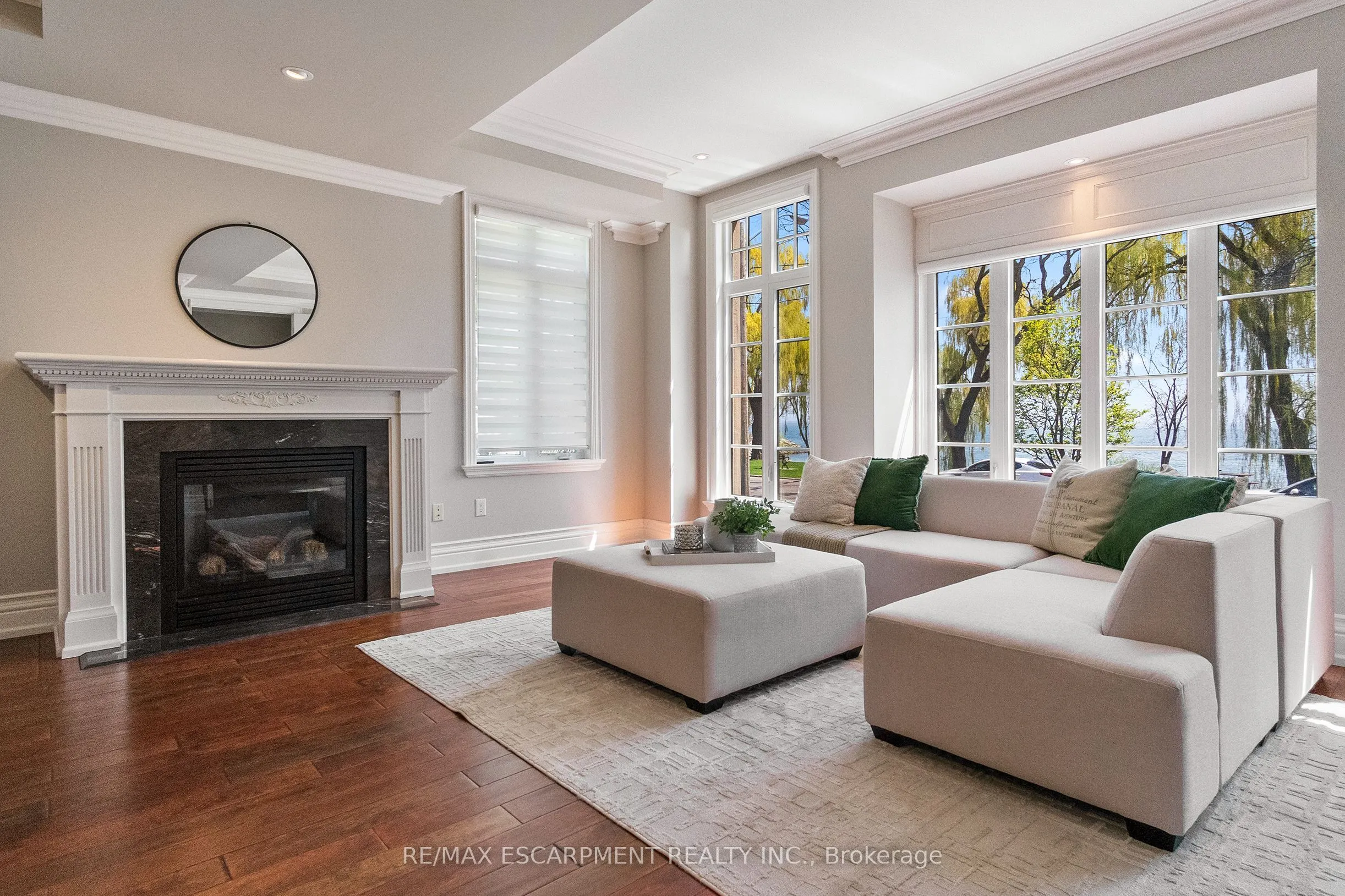 274 Lake Promenade