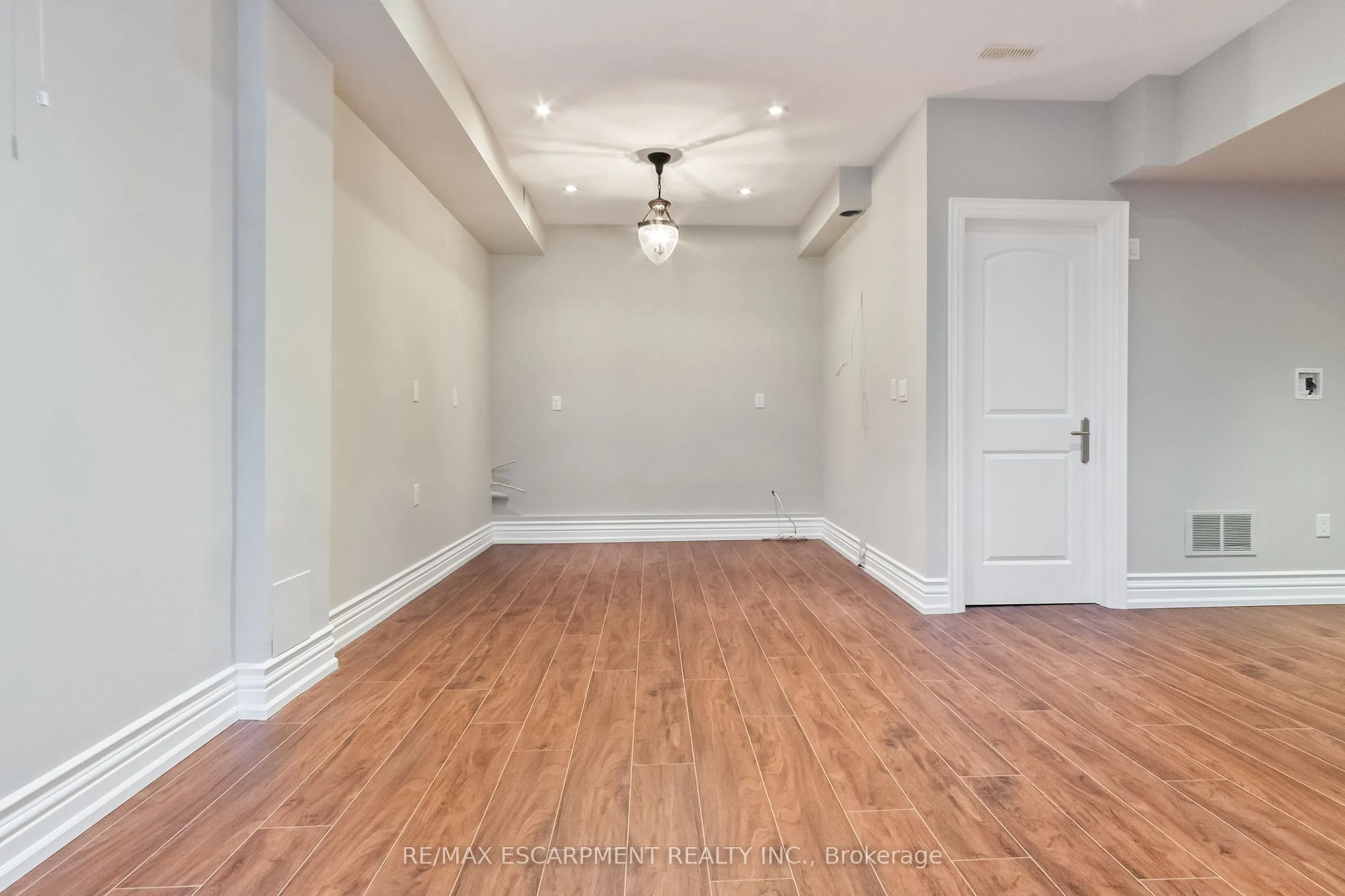 274 Lake Promenade