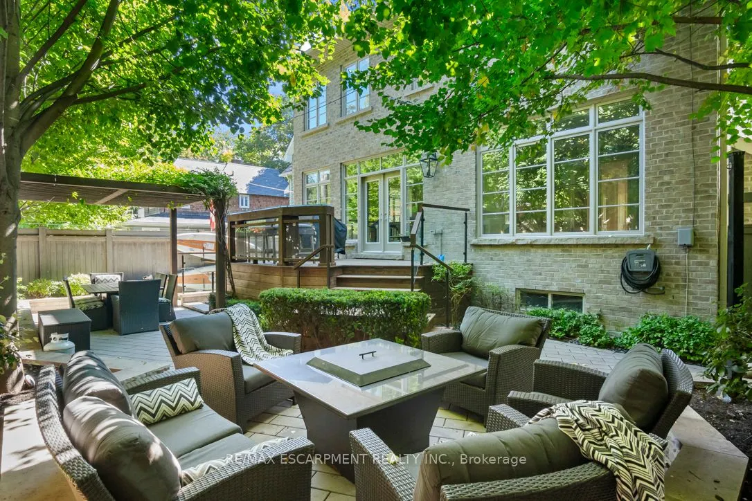 274 Lake Promenade