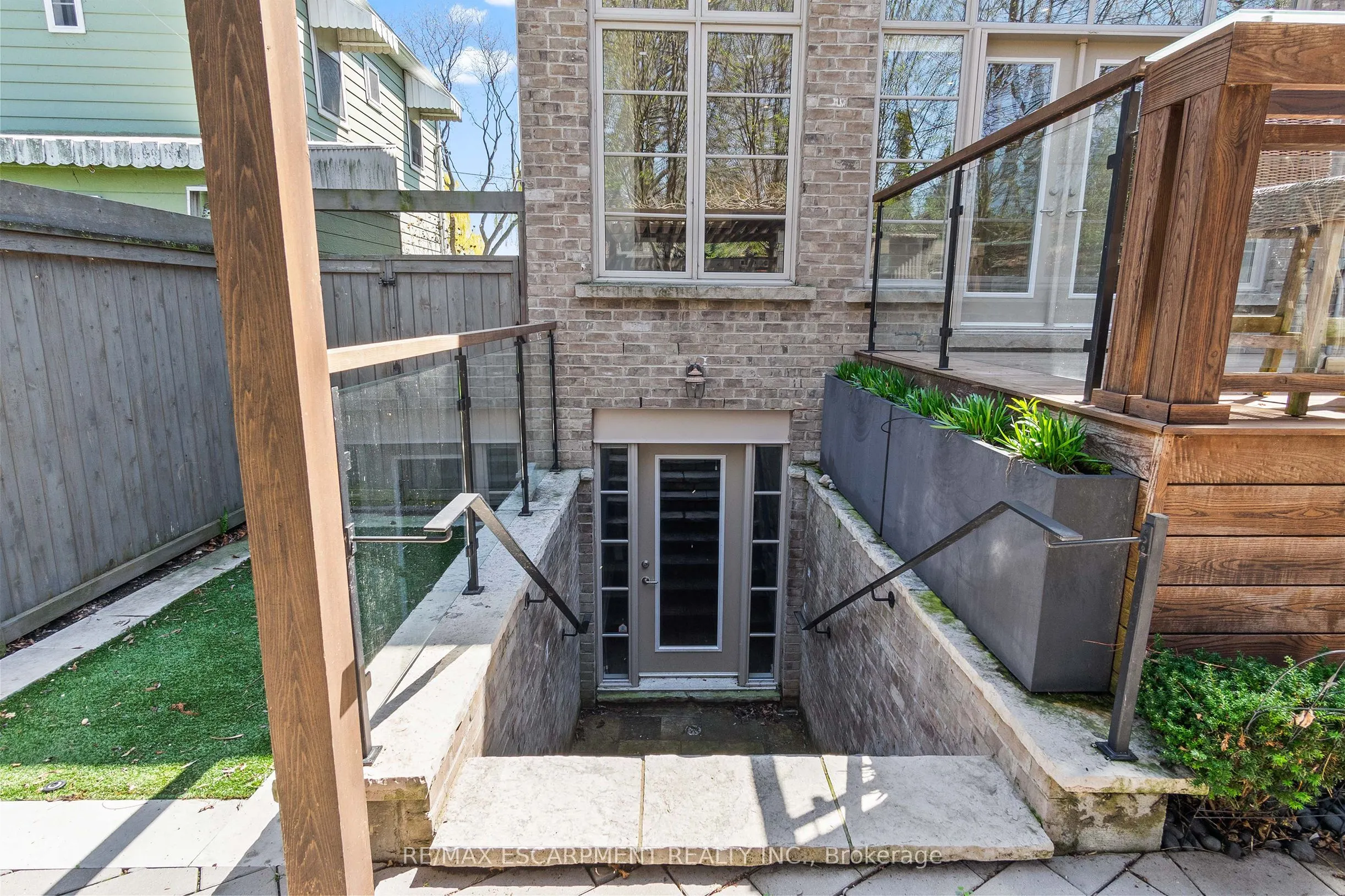 274 Lake Promenade