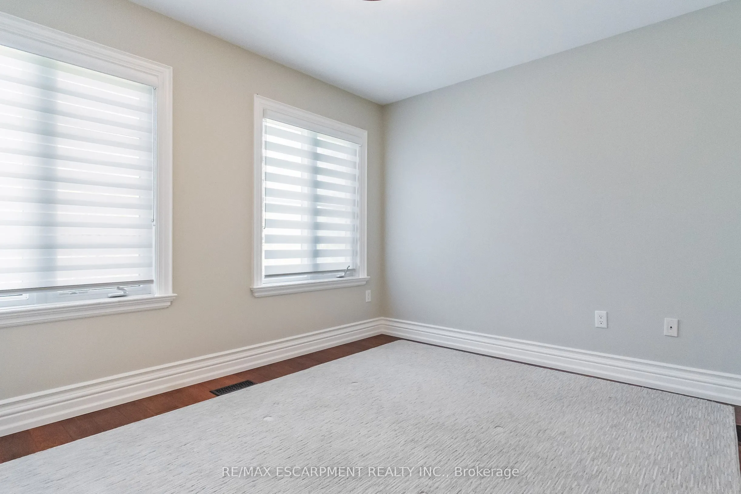 274 Lake Promenade