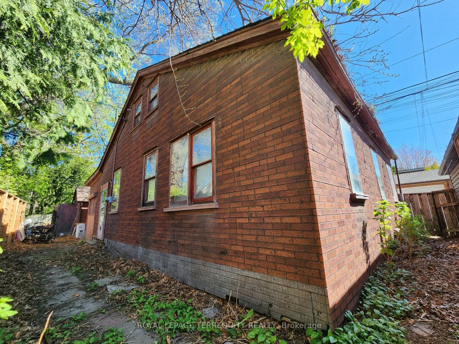 629 Durie Street