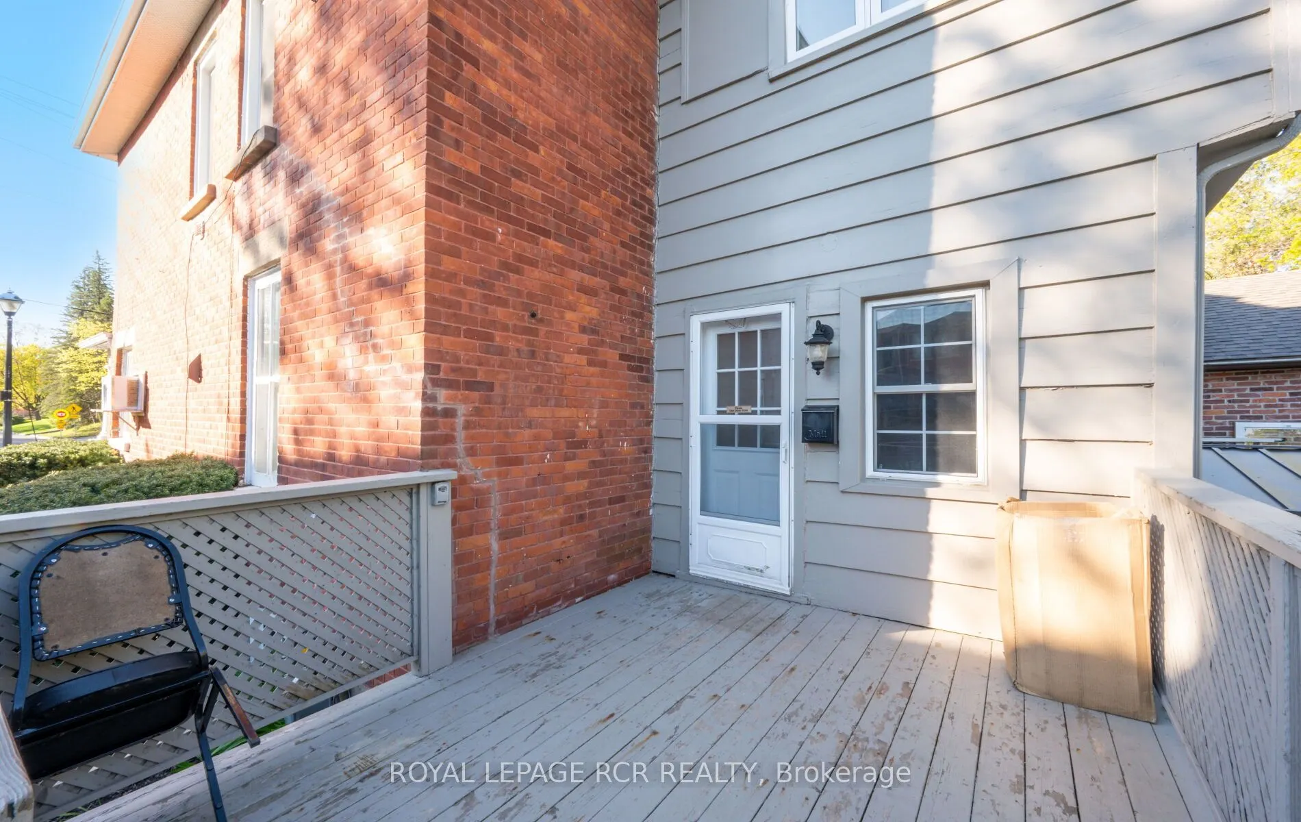69 King Street W
