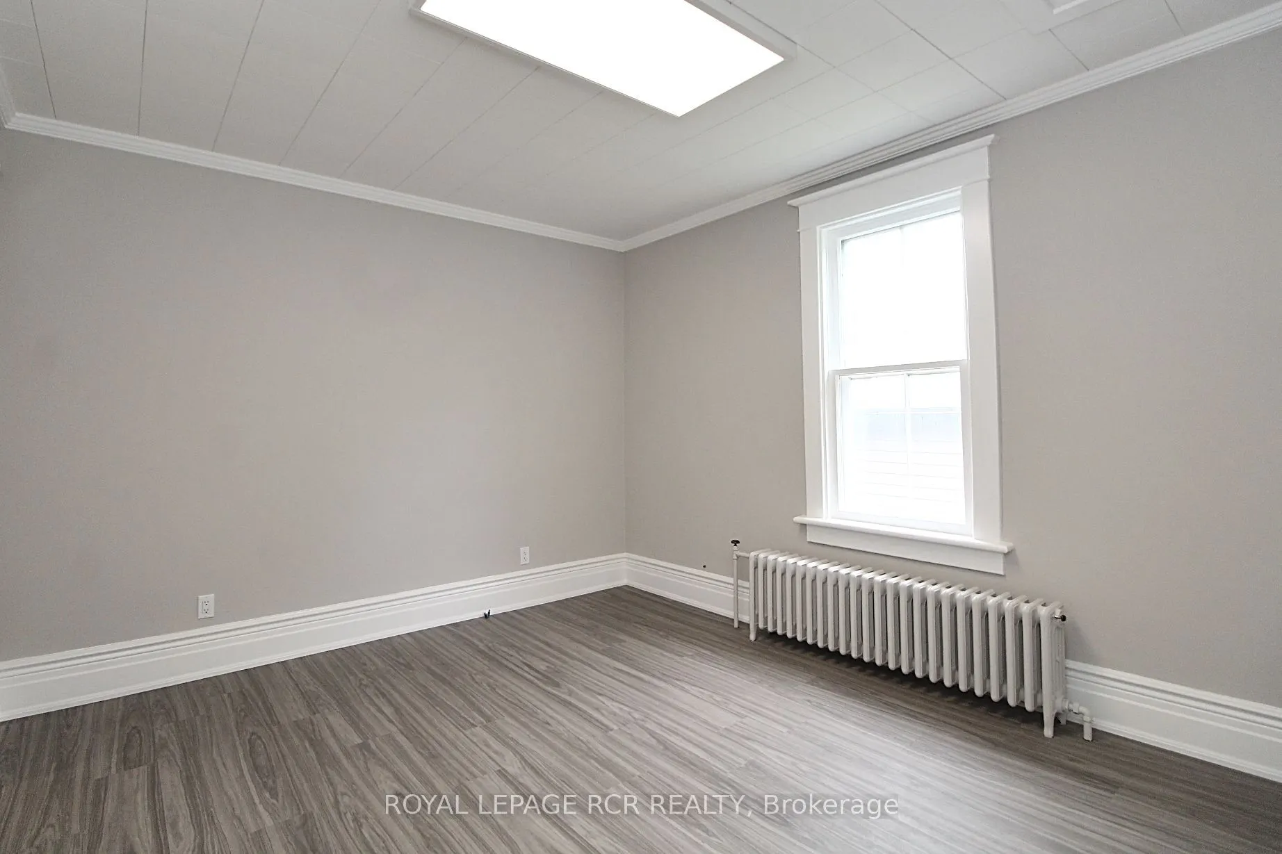 69 King Street W