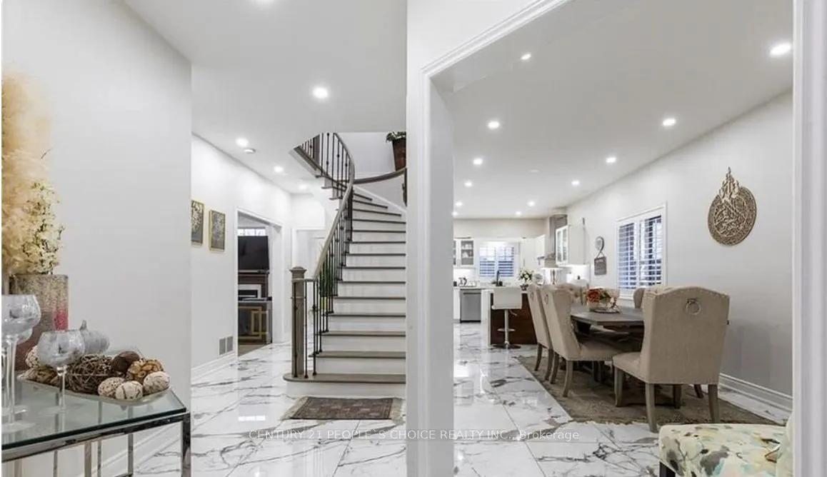 6993 Amour Terrace