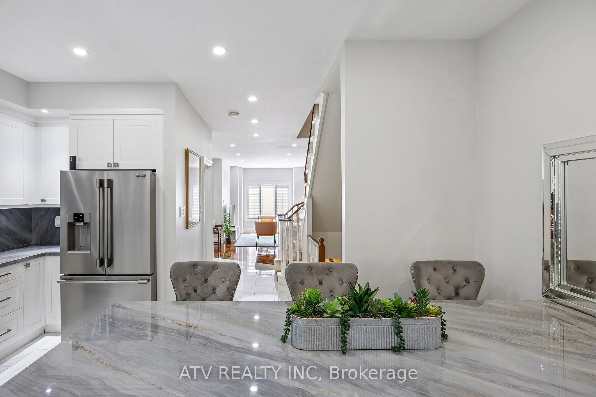 6 Bluewater Court