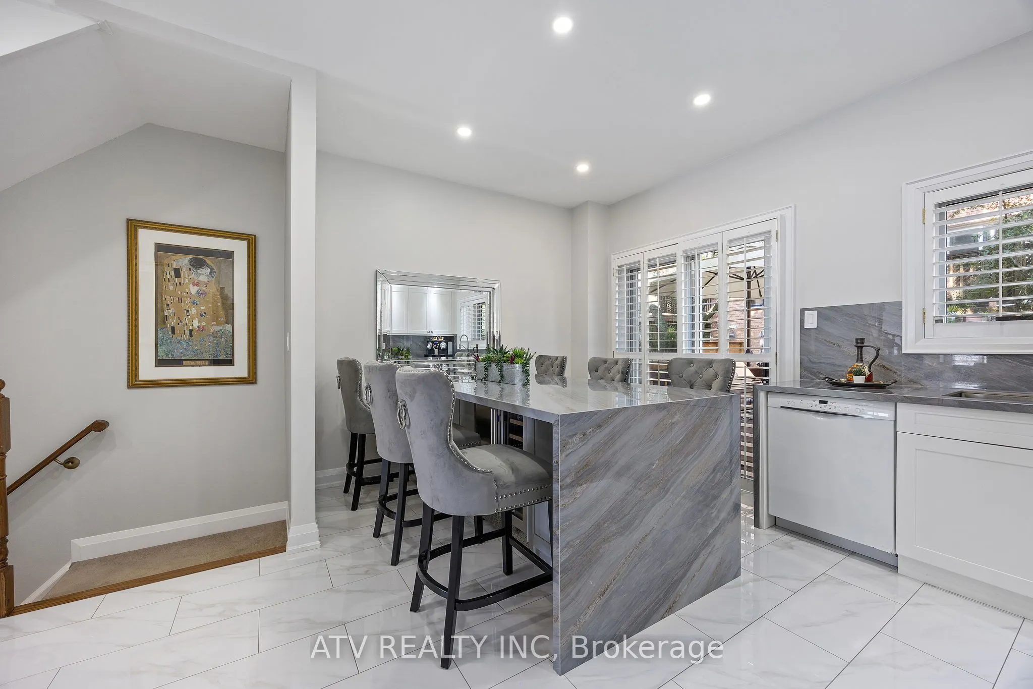 6 Bluewater Court