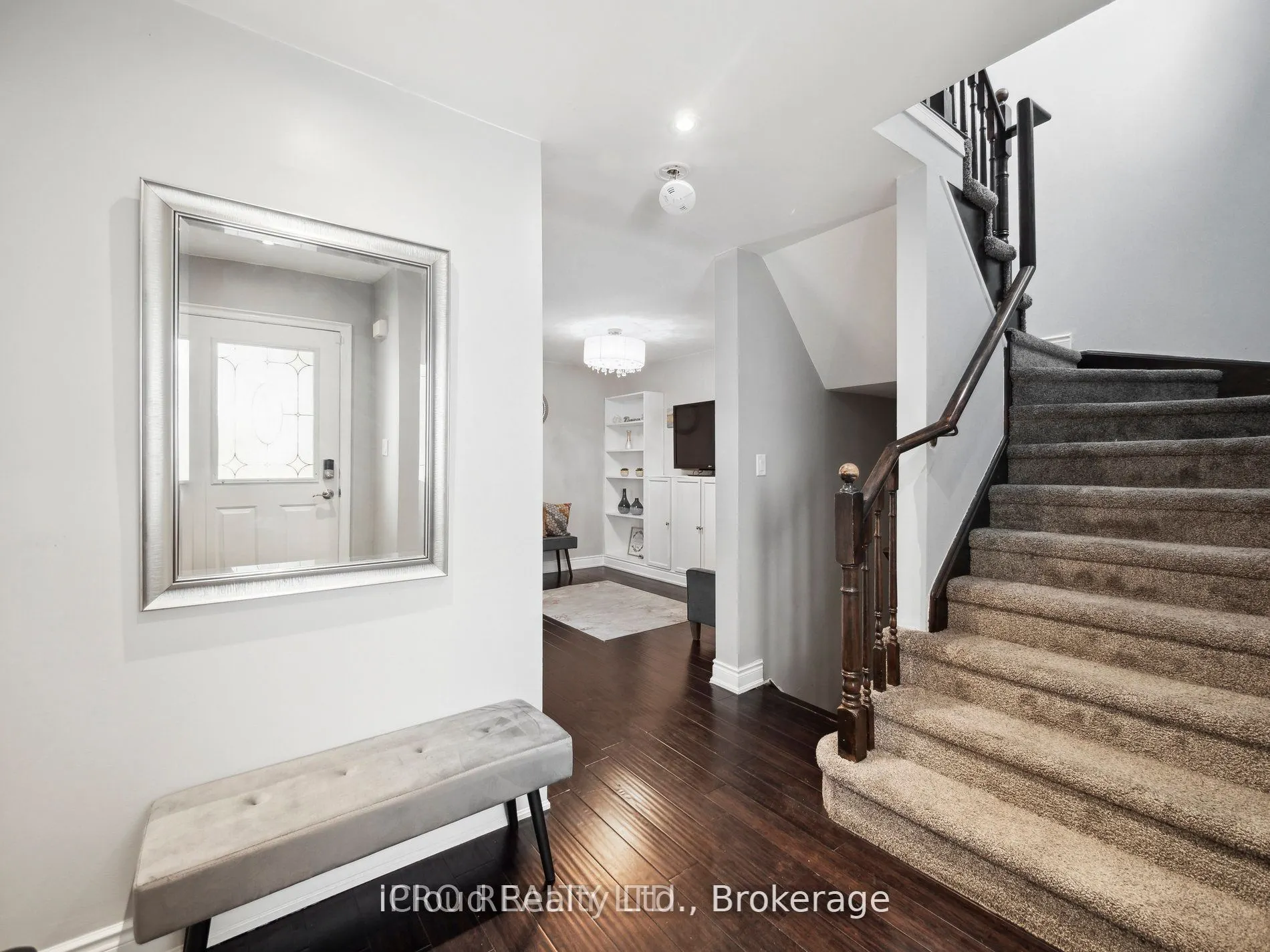 424 Jay Crescent