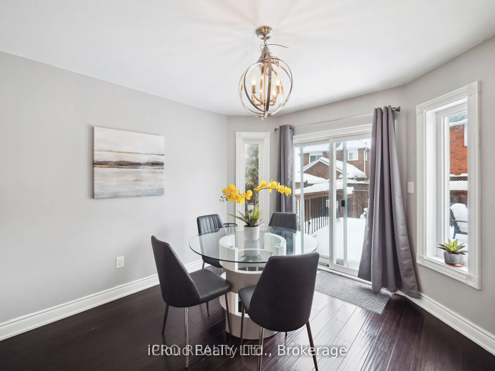 424 Jay Crescent