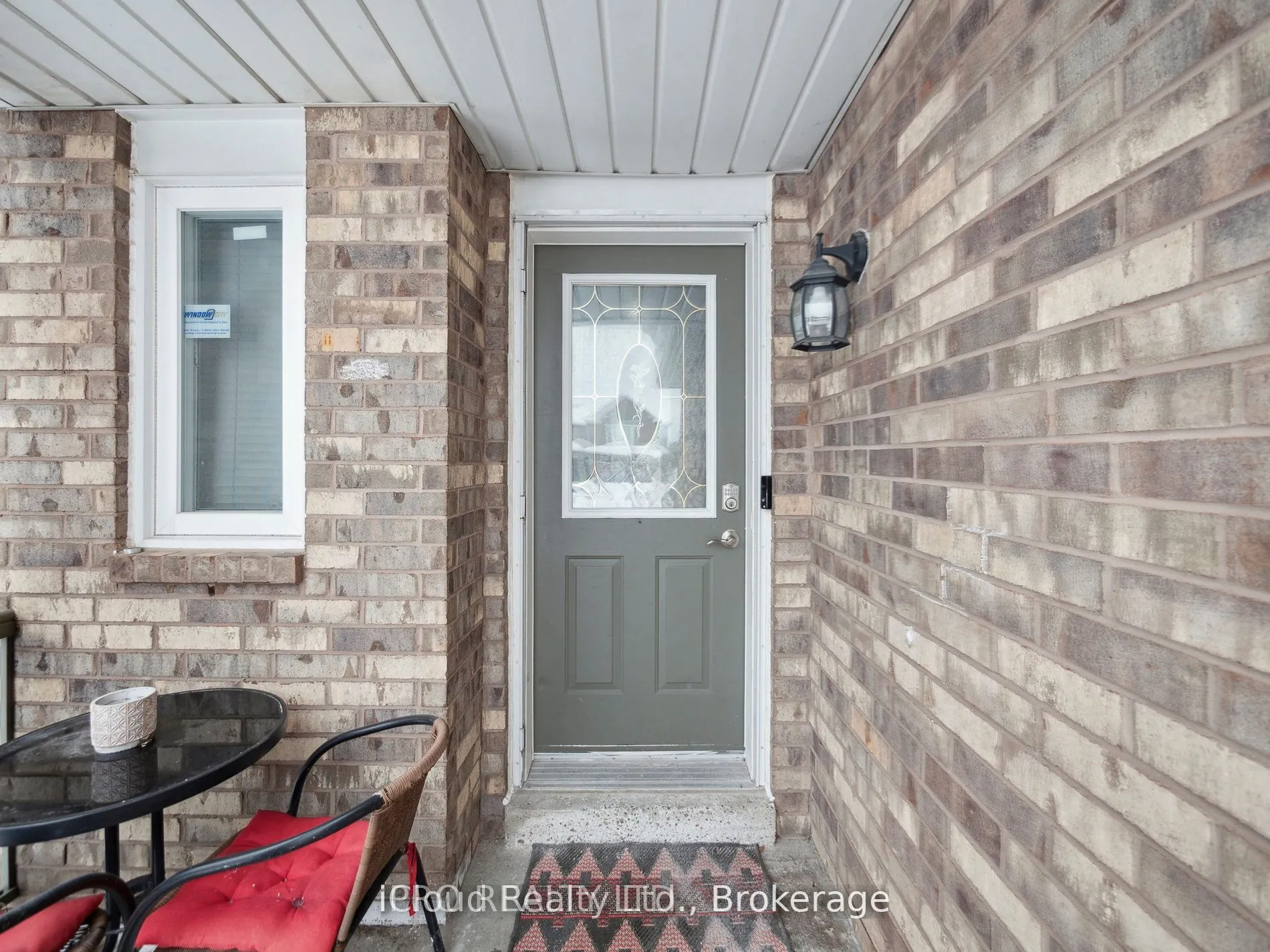 424 Jay Crescent