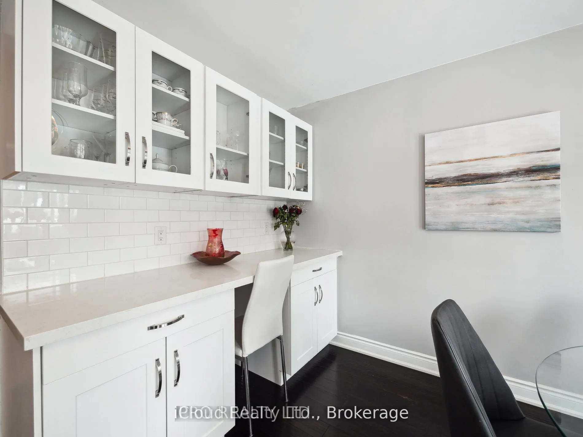 424 Jay Crescent