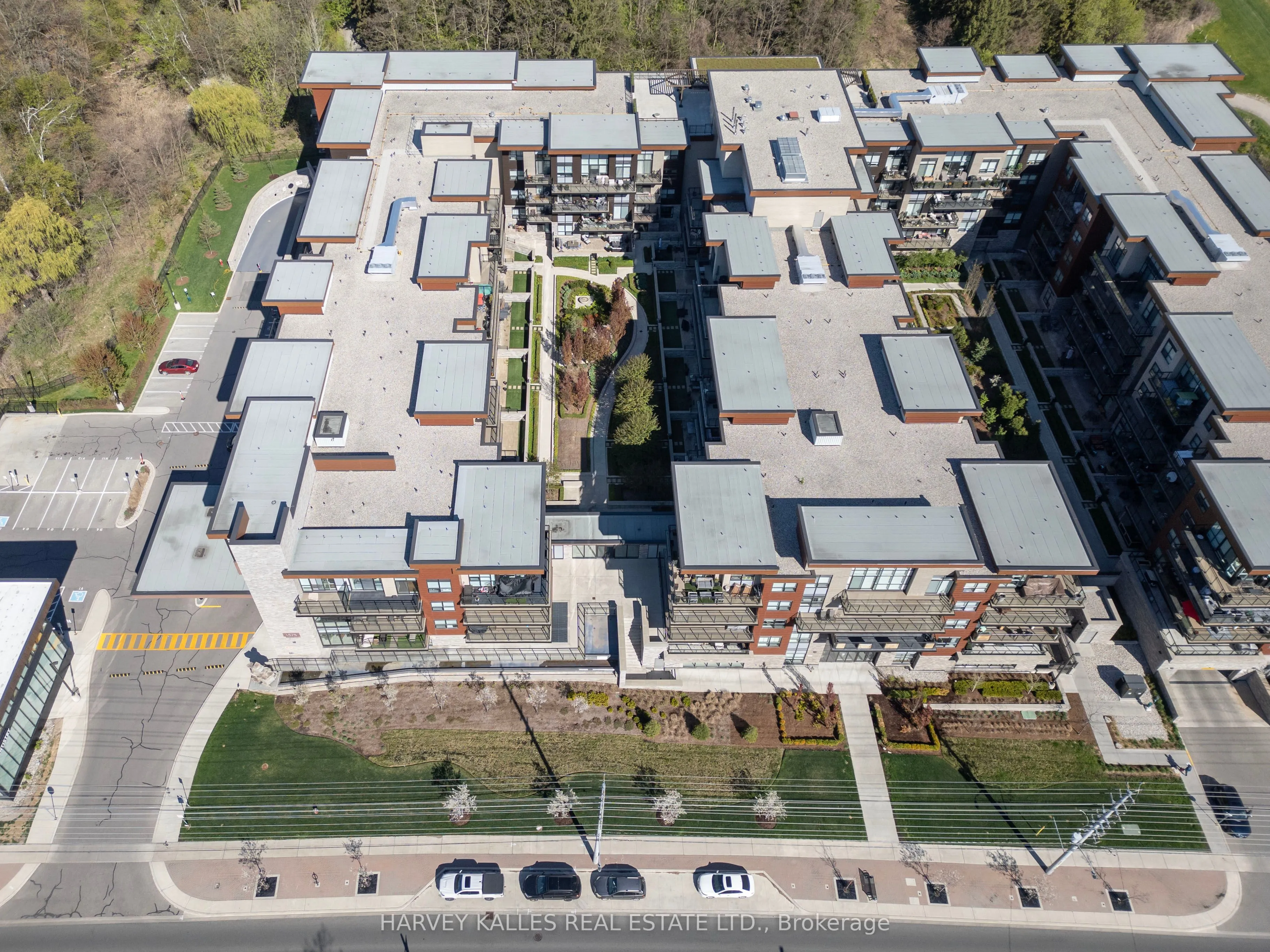 1575 Lakeshore Road W, #366