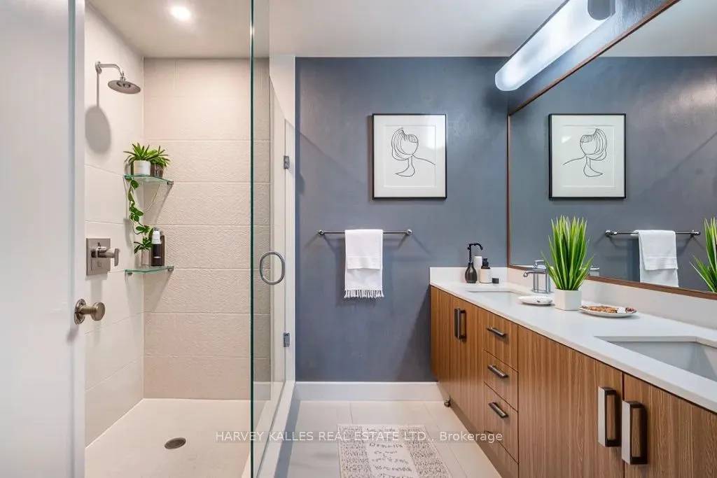 1575 Lakeshore Road W, #366