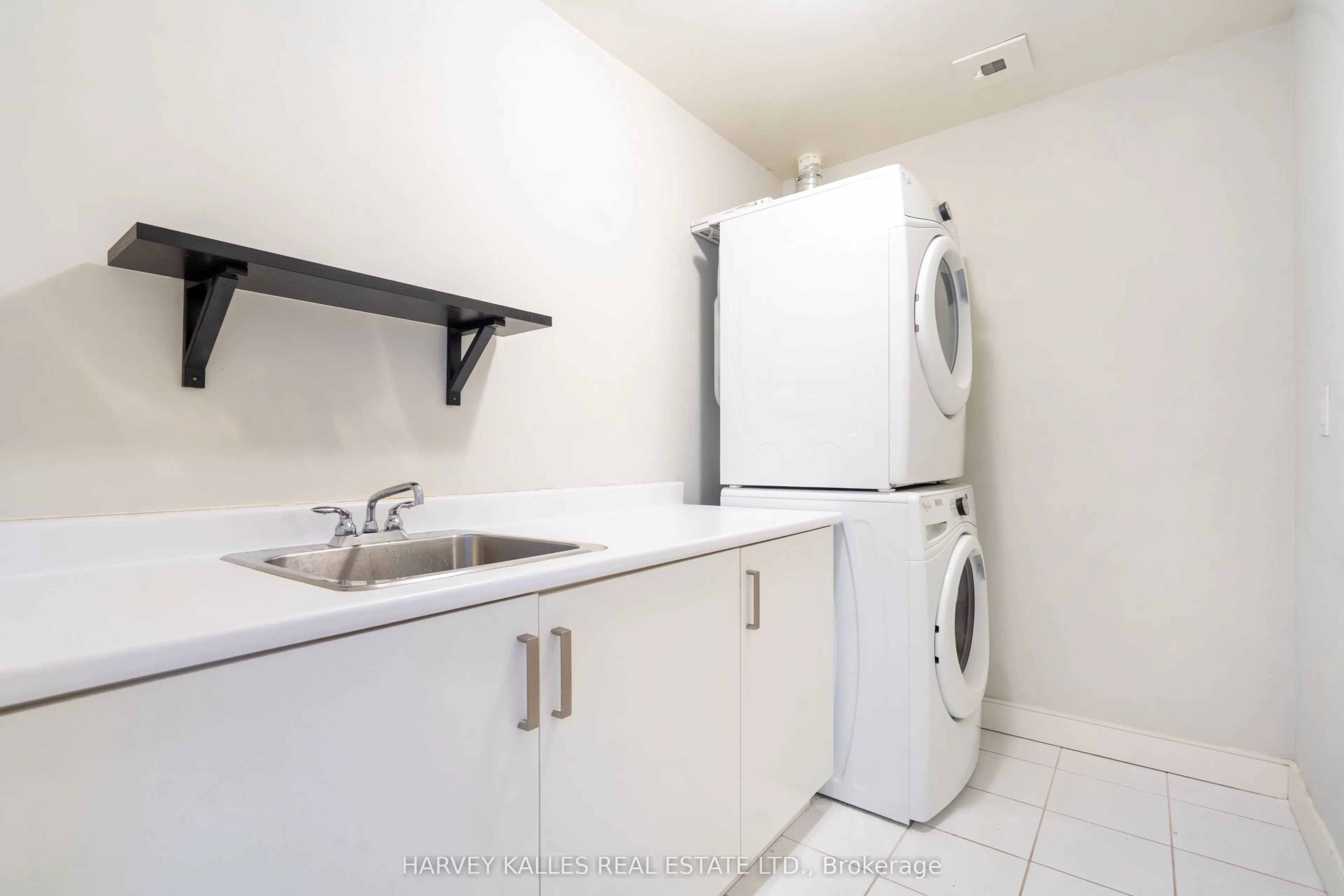 1575 Lakeshore Road W, #366