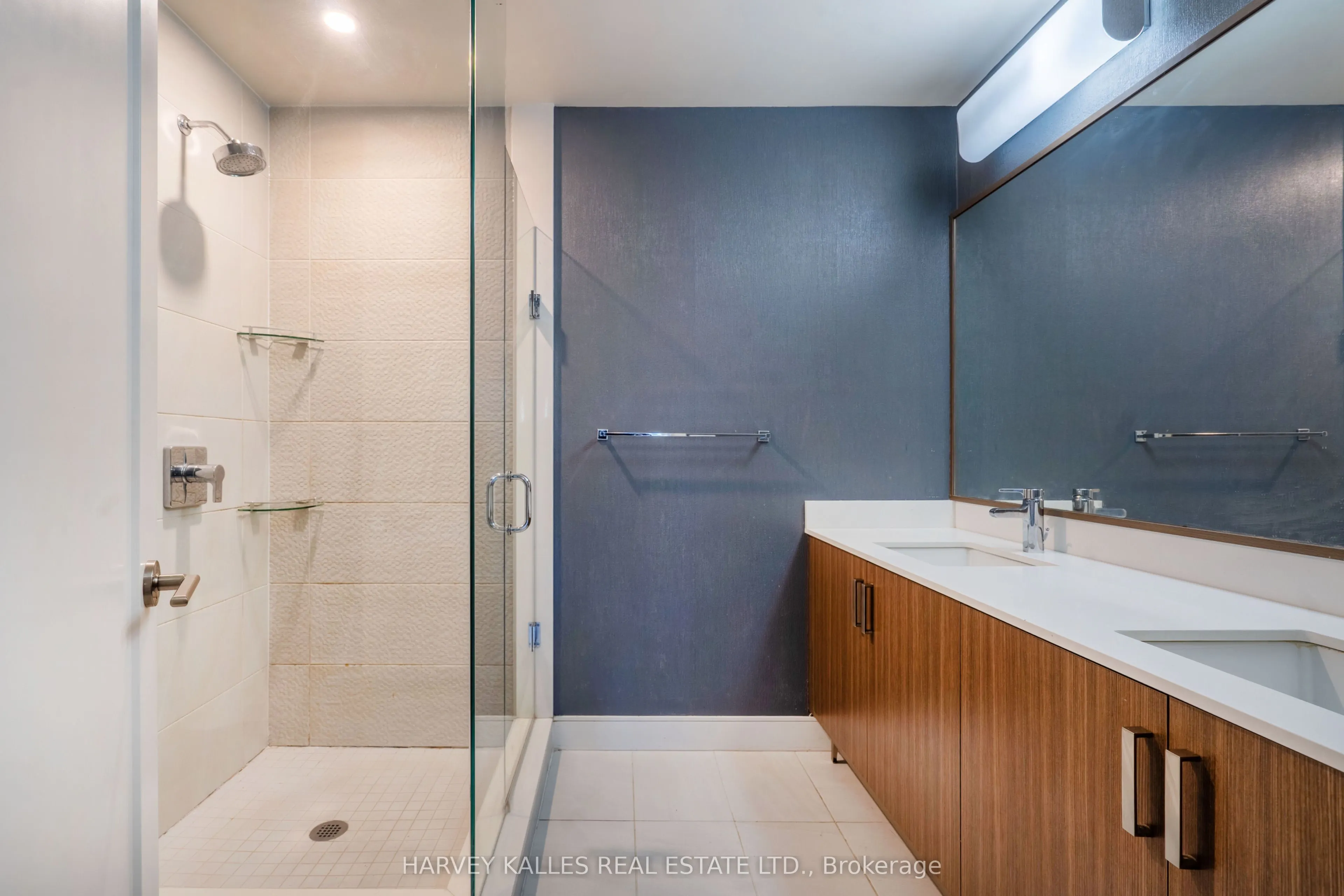 1575 Lakeshore Road W, #366