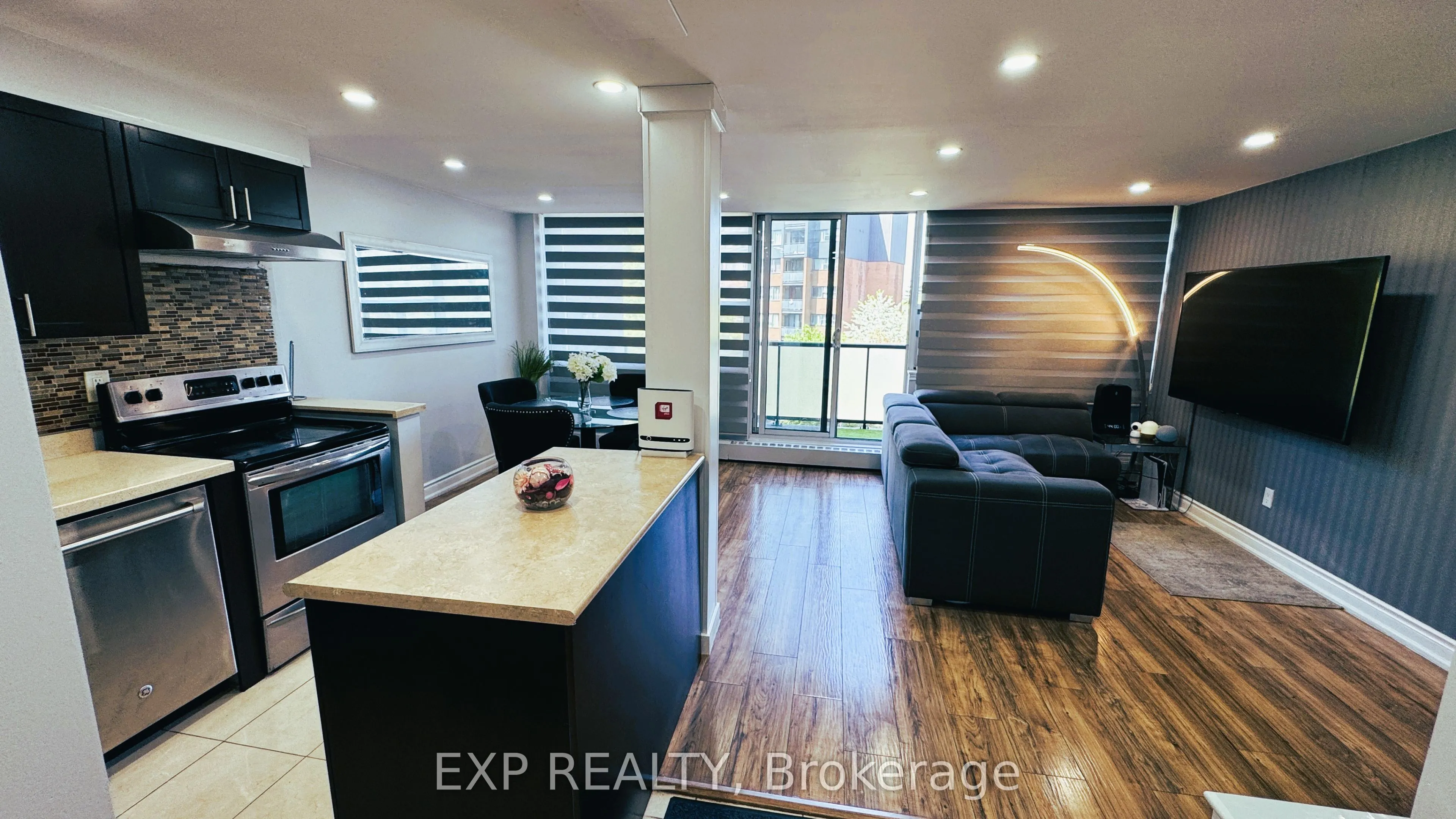 2121 Roche Court, #302