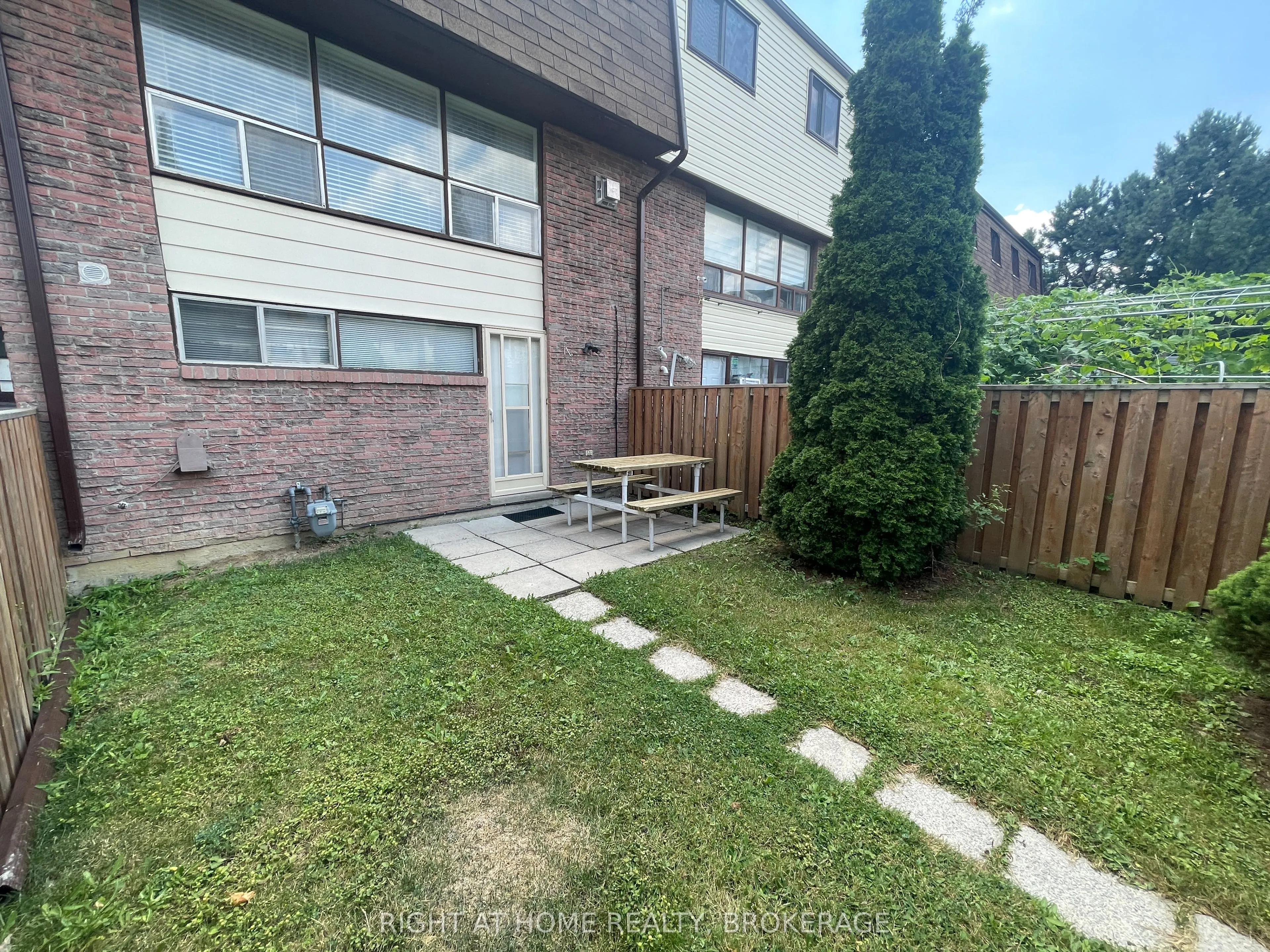 180 Mississauga Valley Boulevard, #140