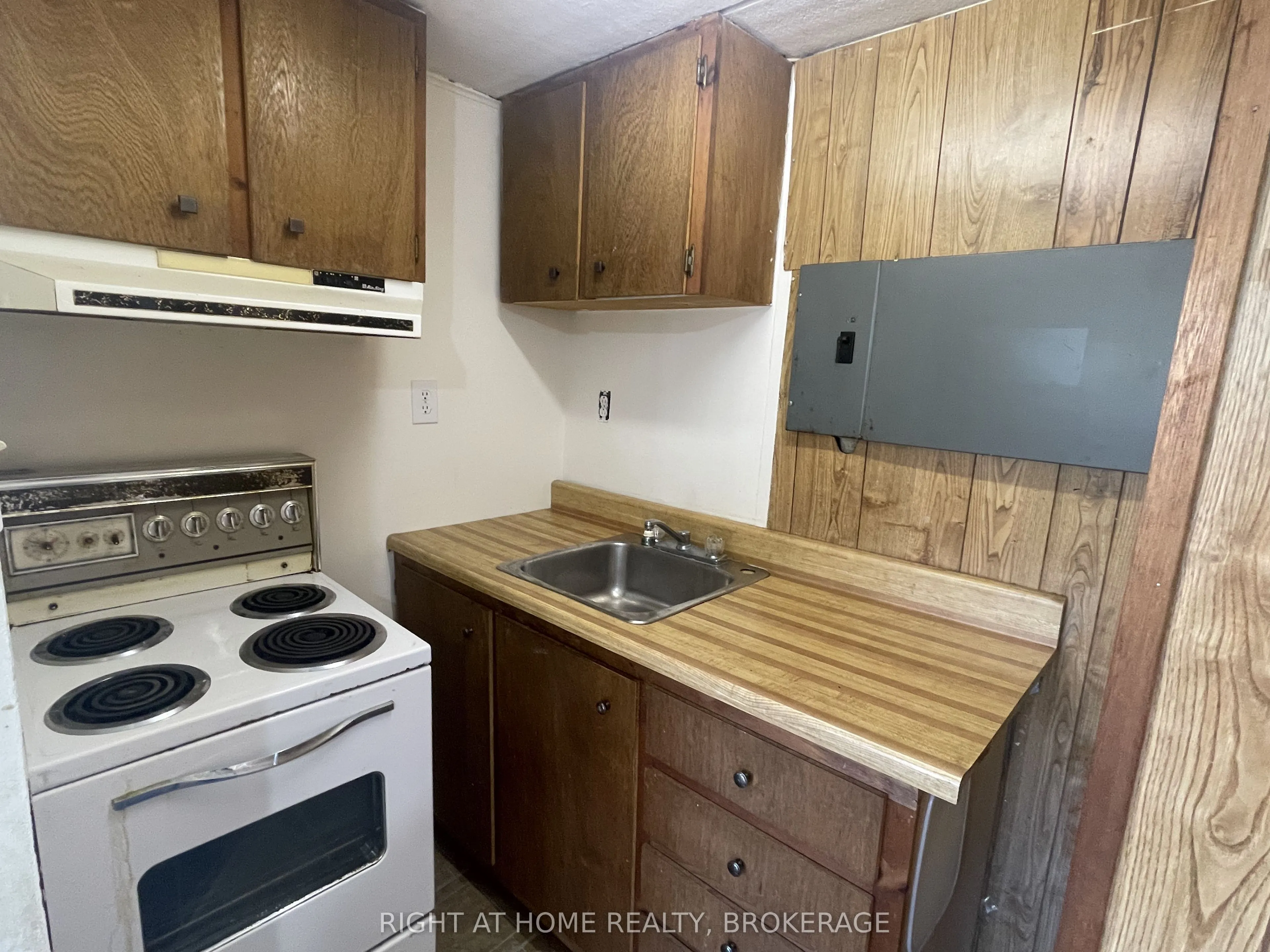 180 Mississauga Valley Boulevard, #140