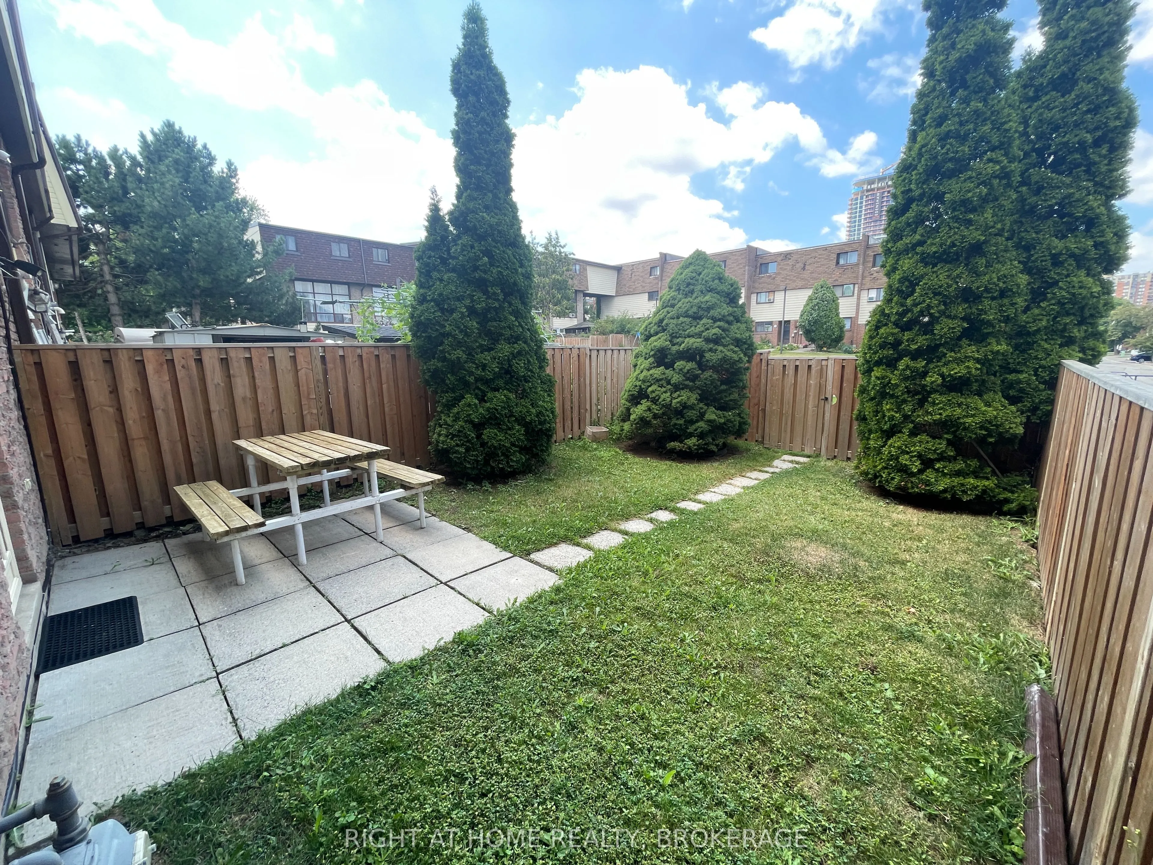 180 Mississauga Valley Boulevard, #140
