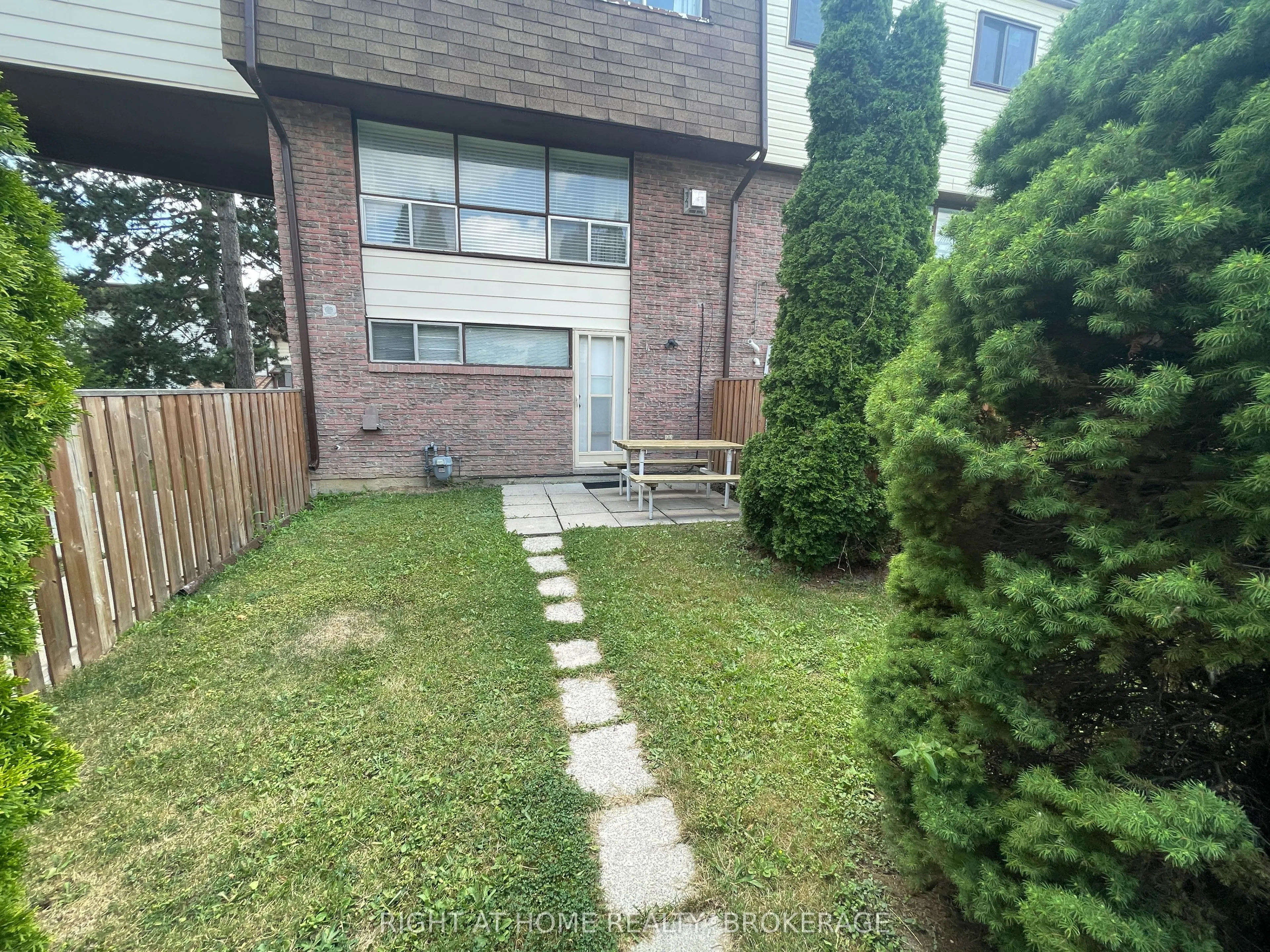 180 Mississauga Valley Boulevard, #140