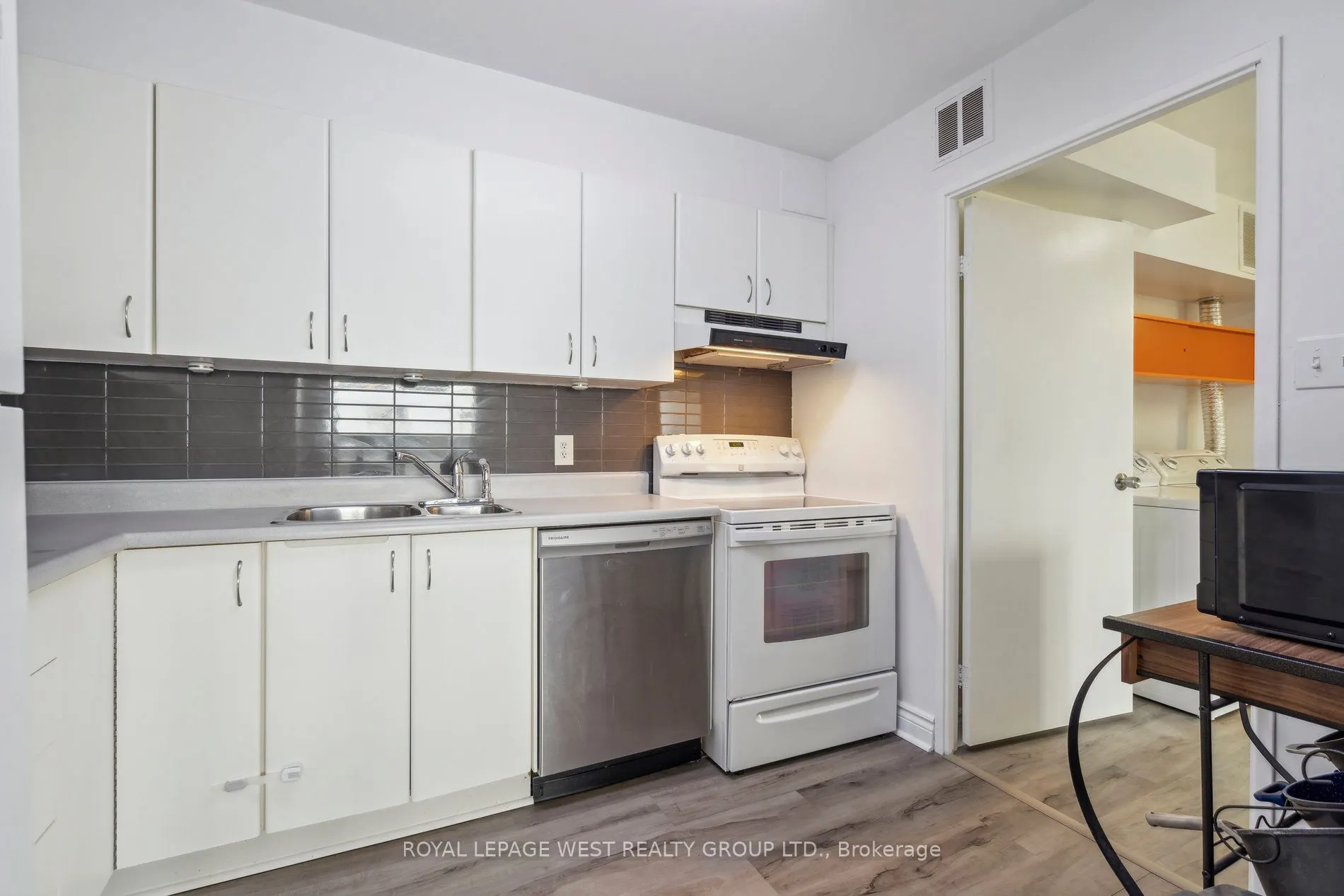 1580 Mississauga Valley, #1006