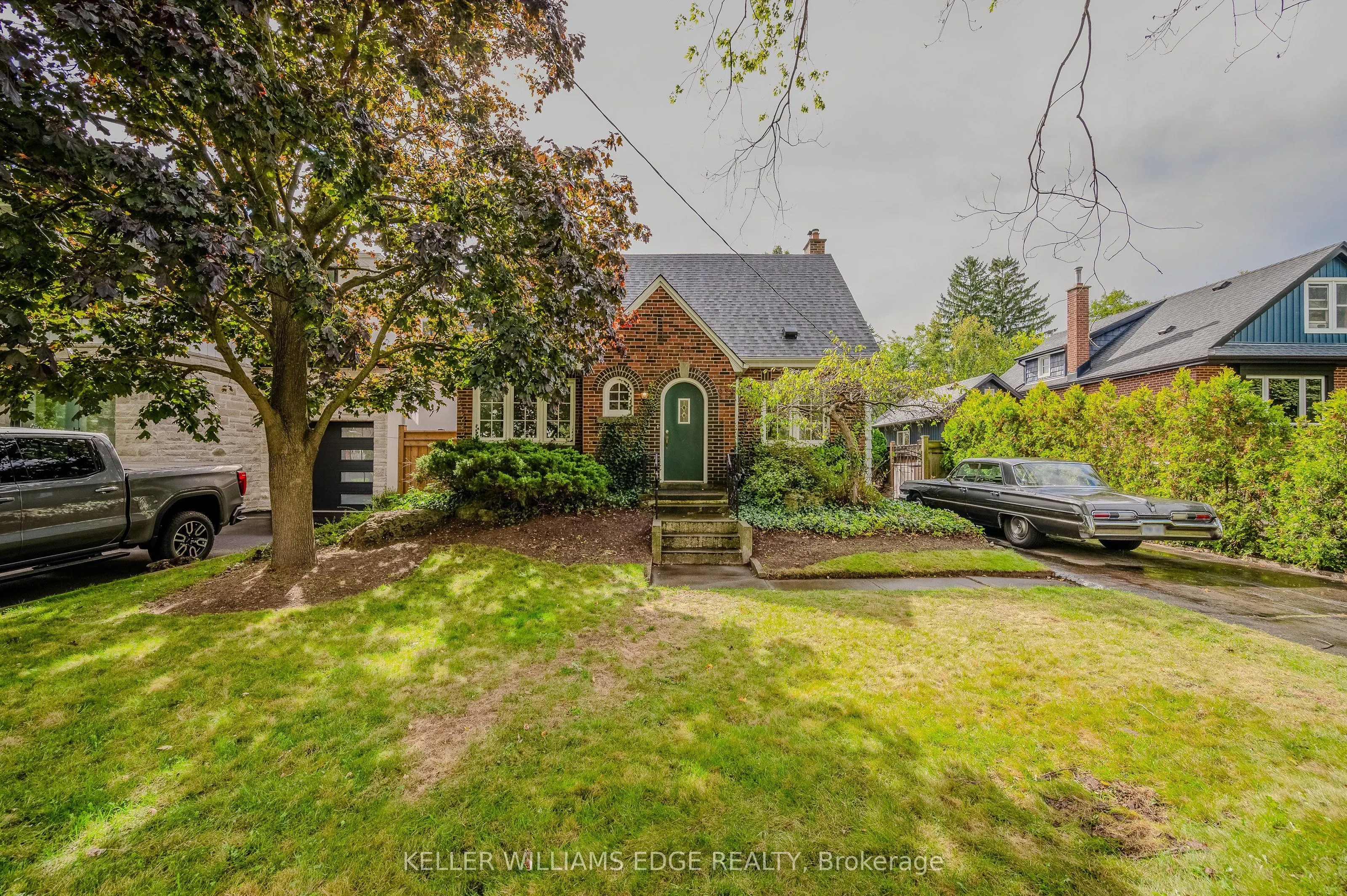 978 North Shore Boulevard W