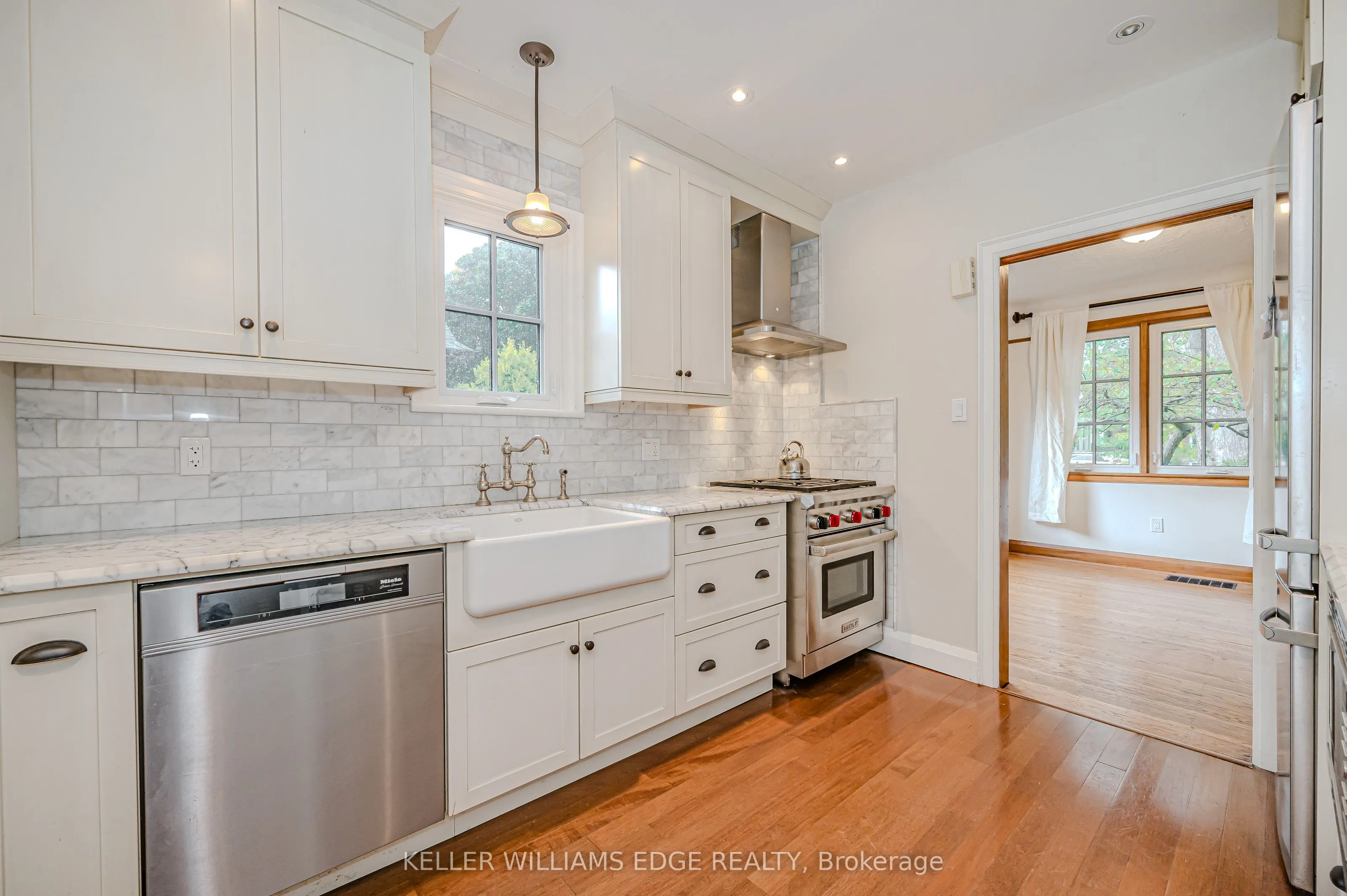 978 North Shore Boulevard W