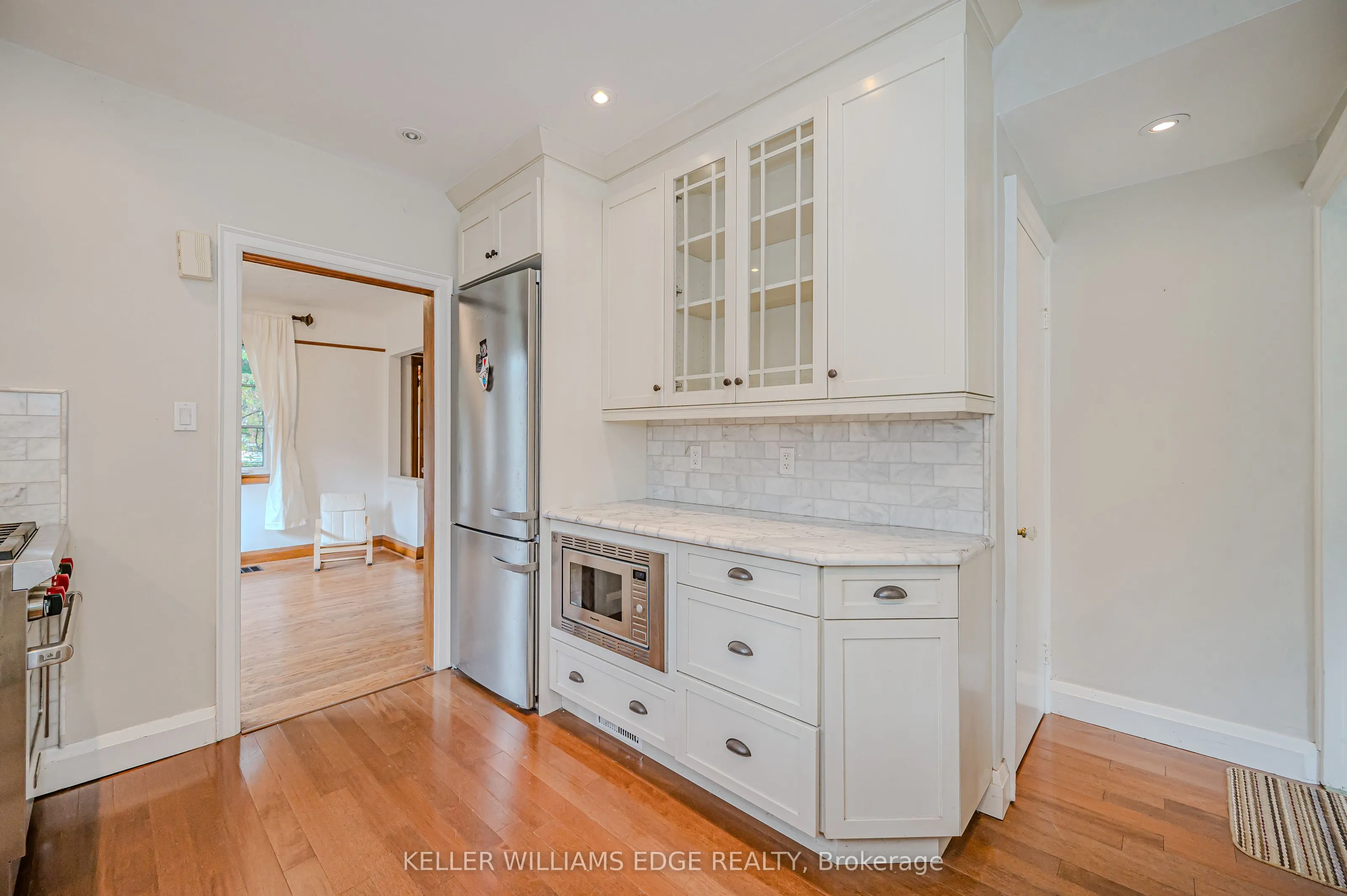 978 North Shore Boulevard W