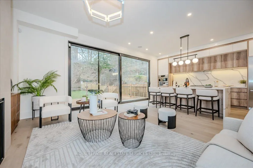 78 South Kingsway