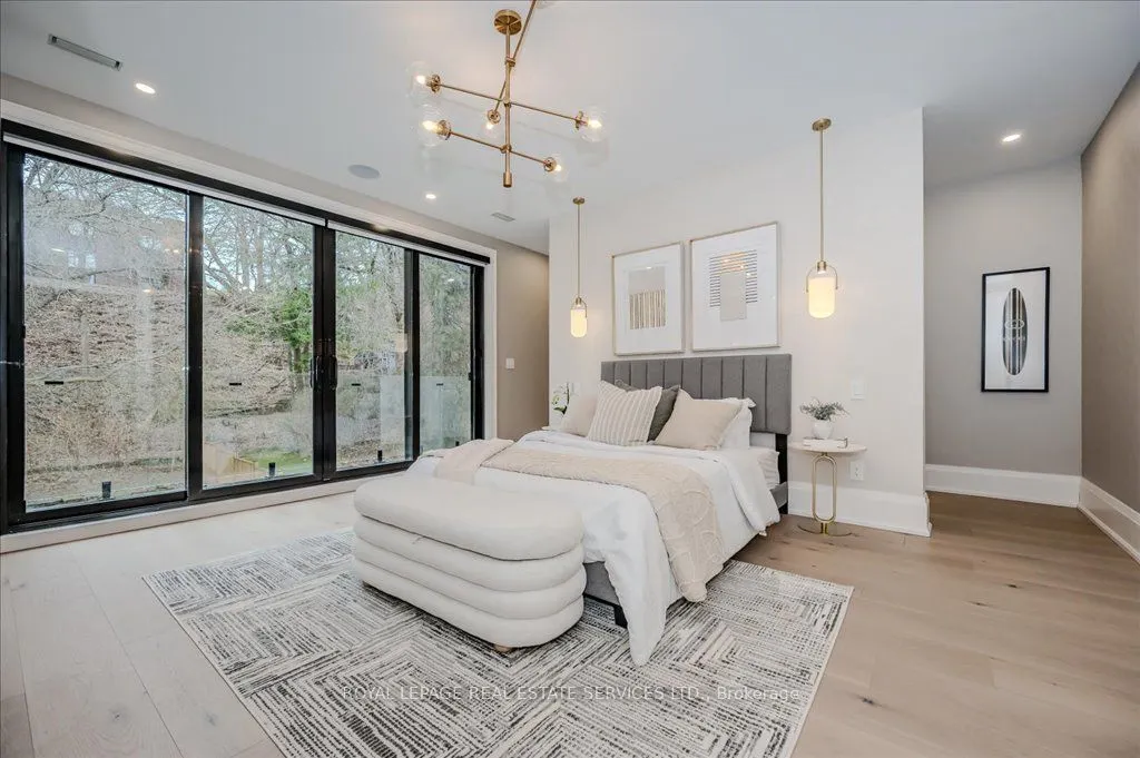 78 South Kingsway