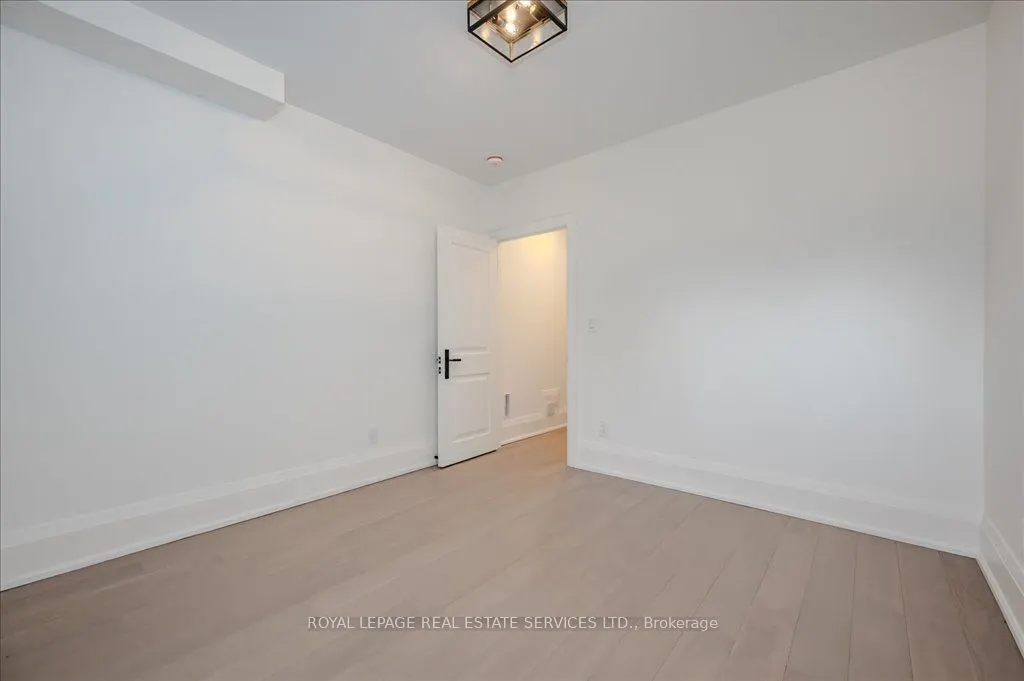 78 South Kingsway