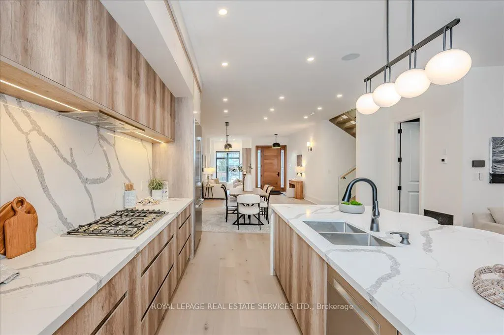 78 South Kingsway