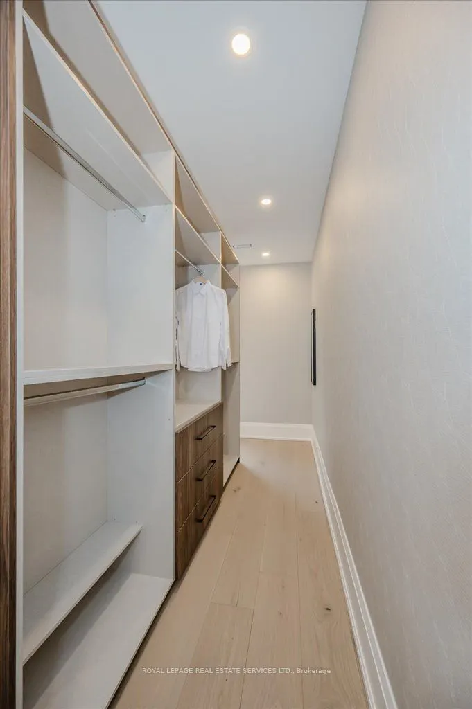 78 South Kingsway