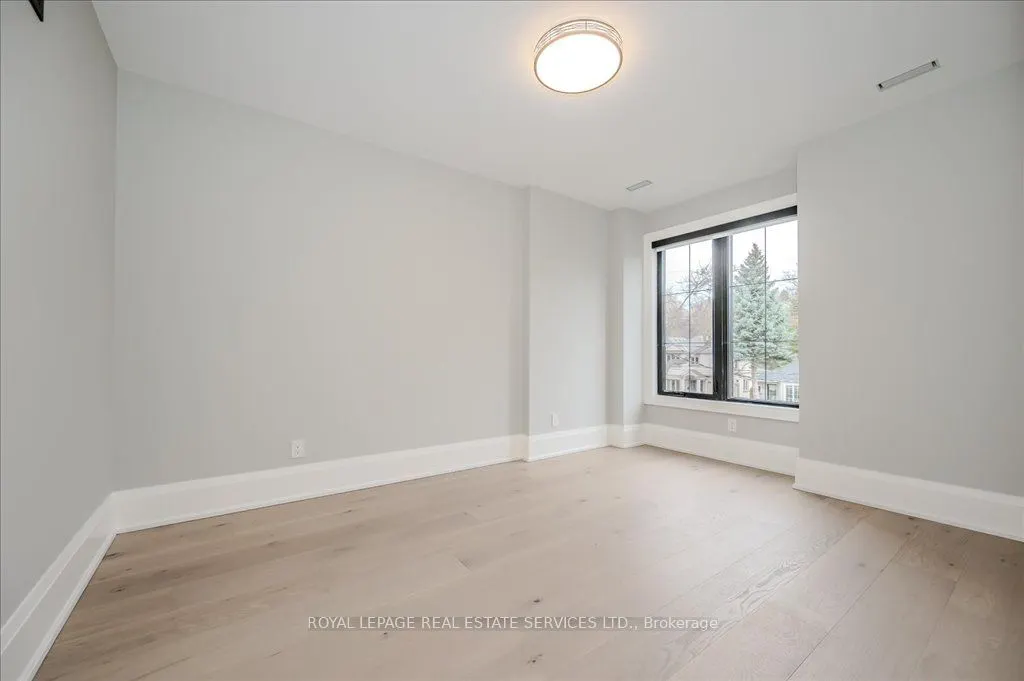78 South Kingsway