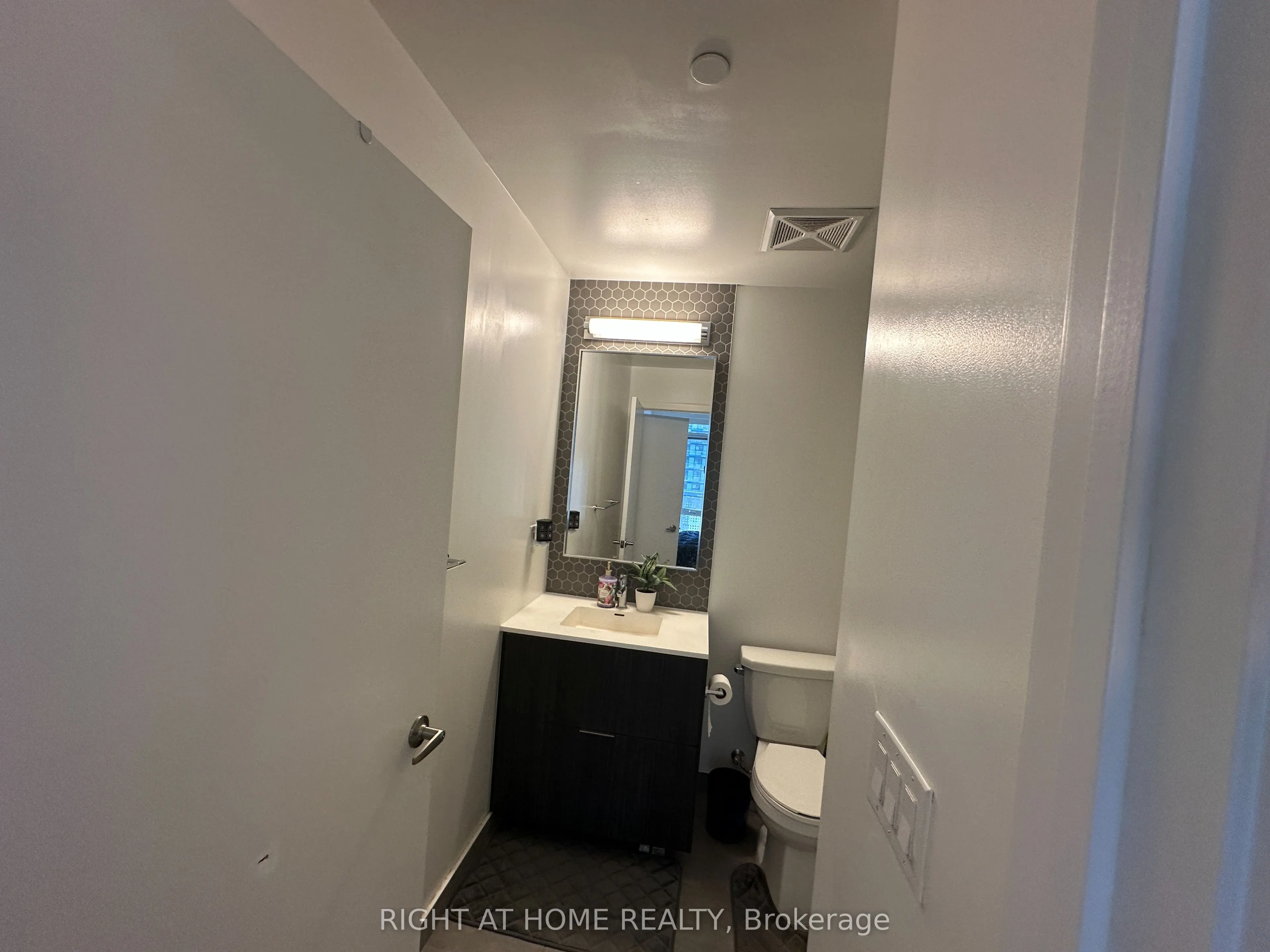 2520 Eglinton Avenue W #701