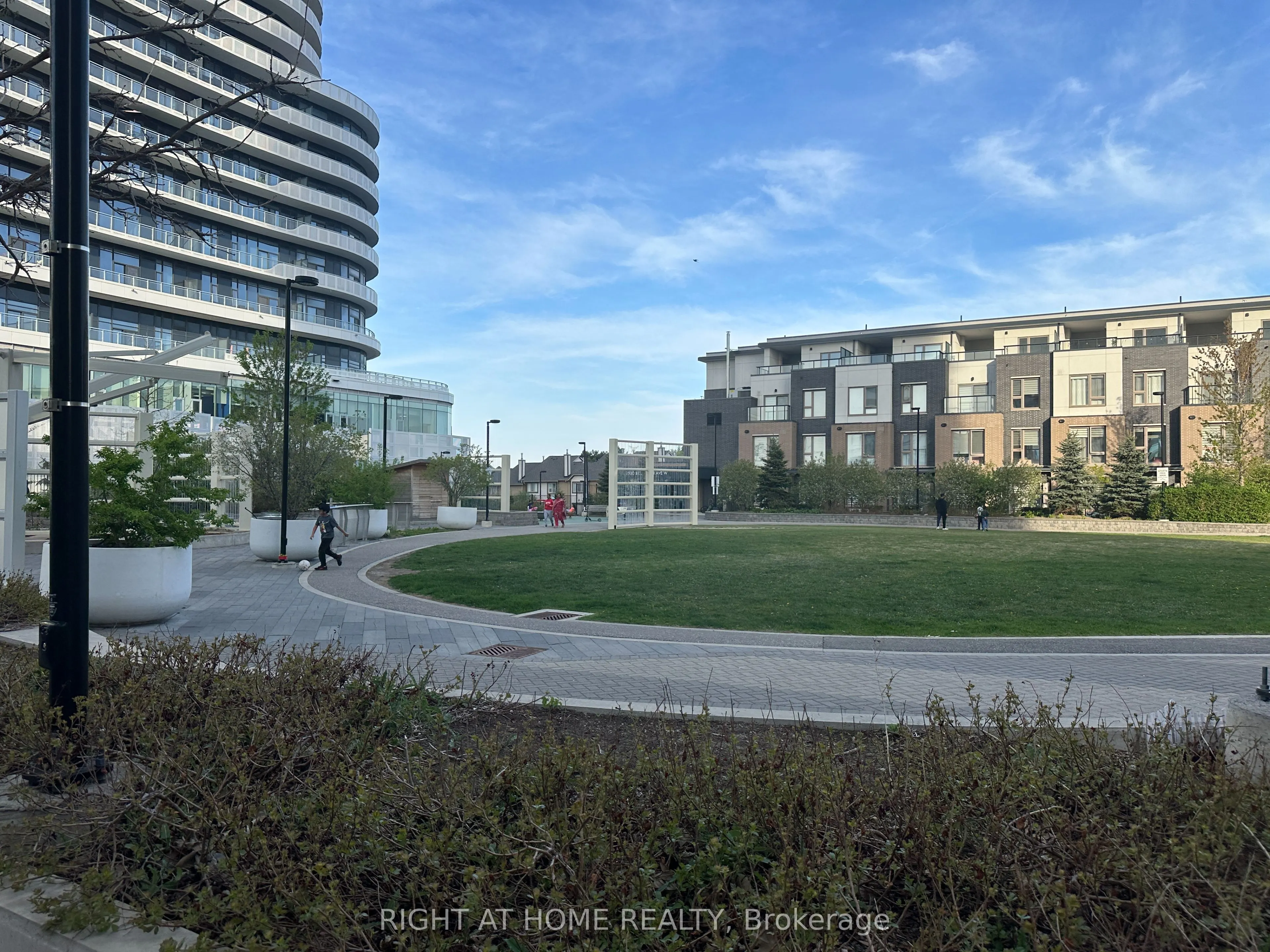 2520 Eglinton Avenue W #701