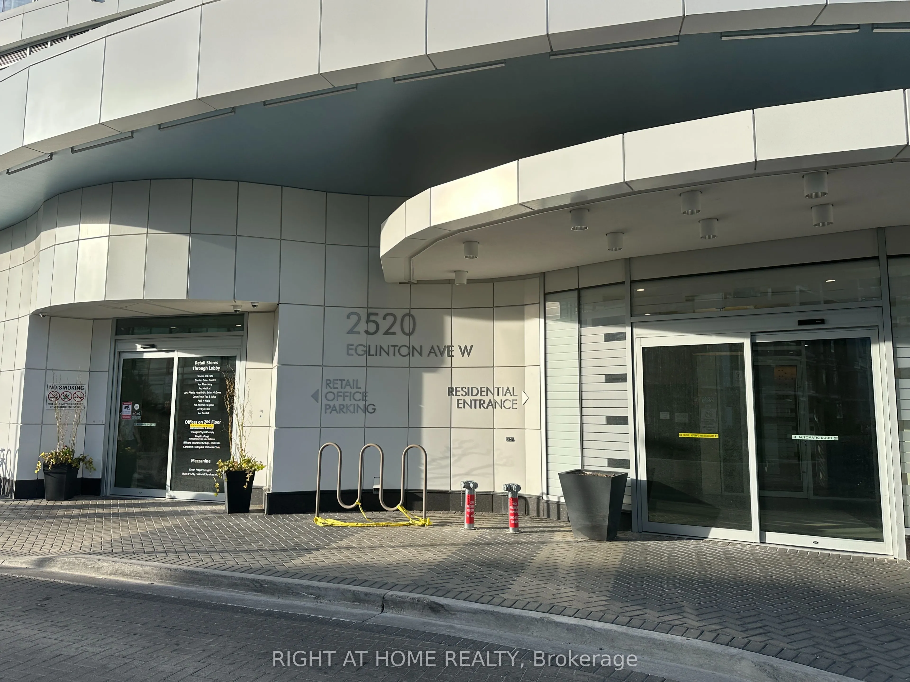 2520 Eglinton Avenue W #701
