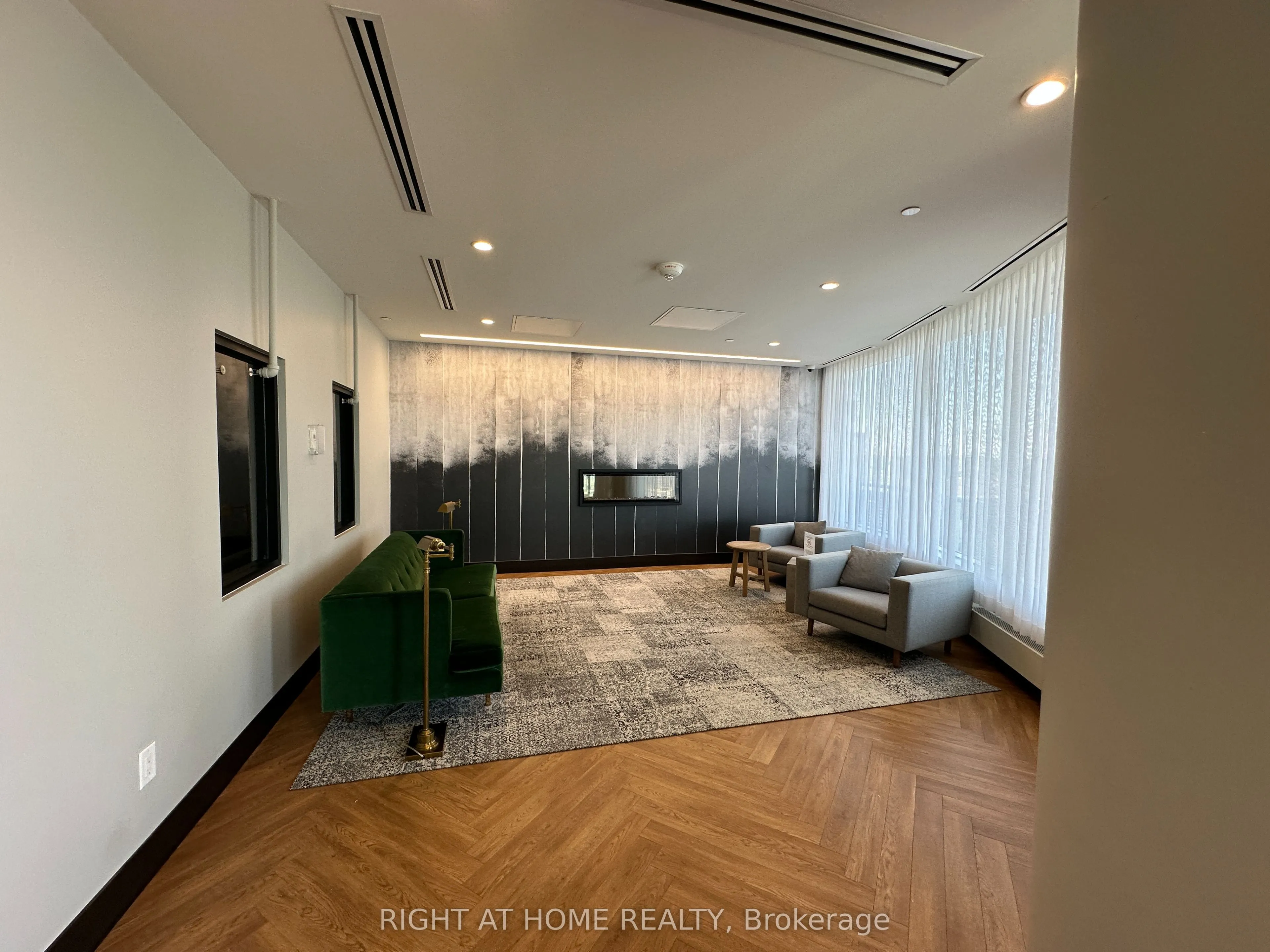 2520 Eglinton Avenue W #701
