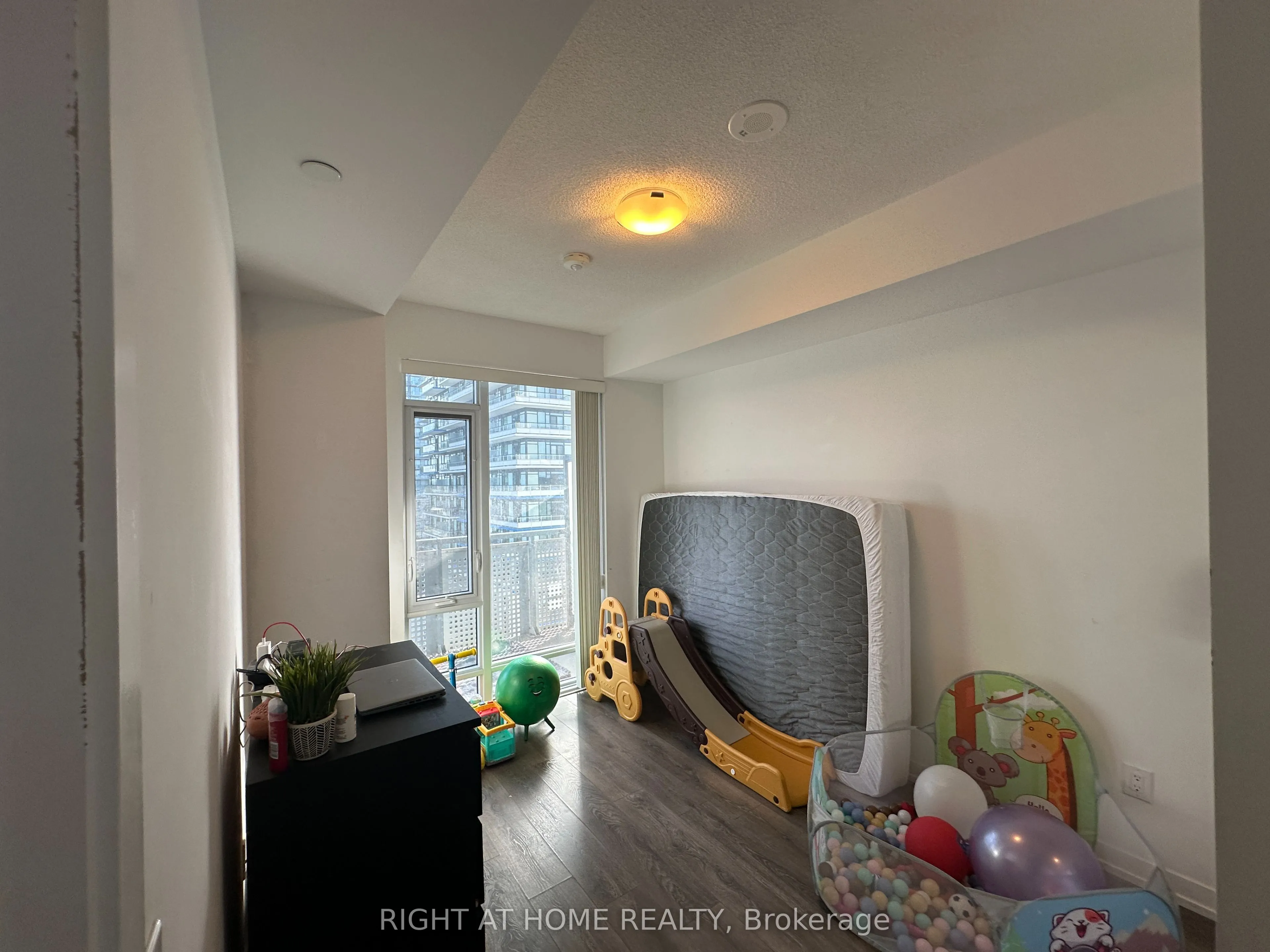 2520 Eglinton Avenue W #701