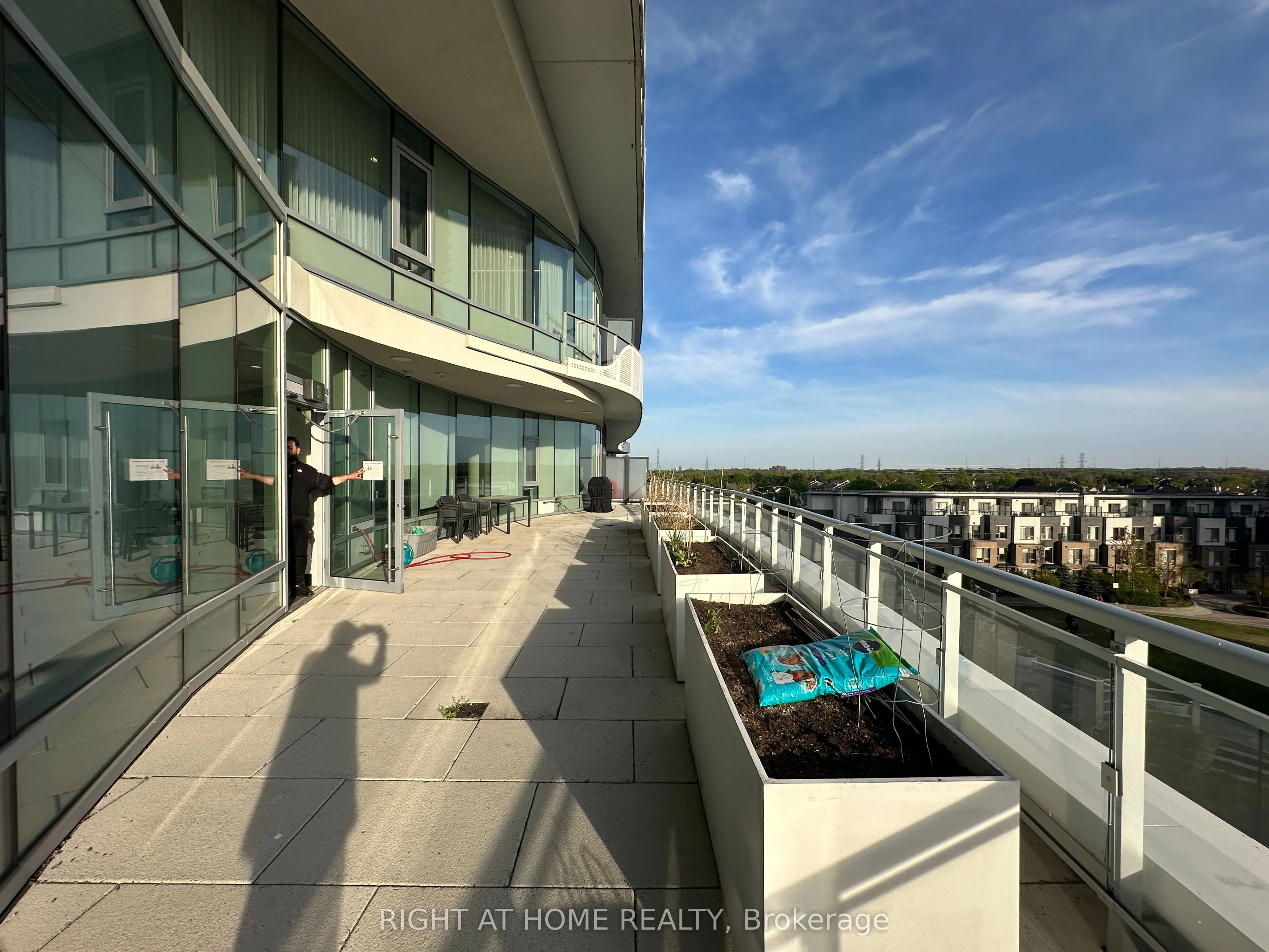 2520 Eglinton Avenue W #701