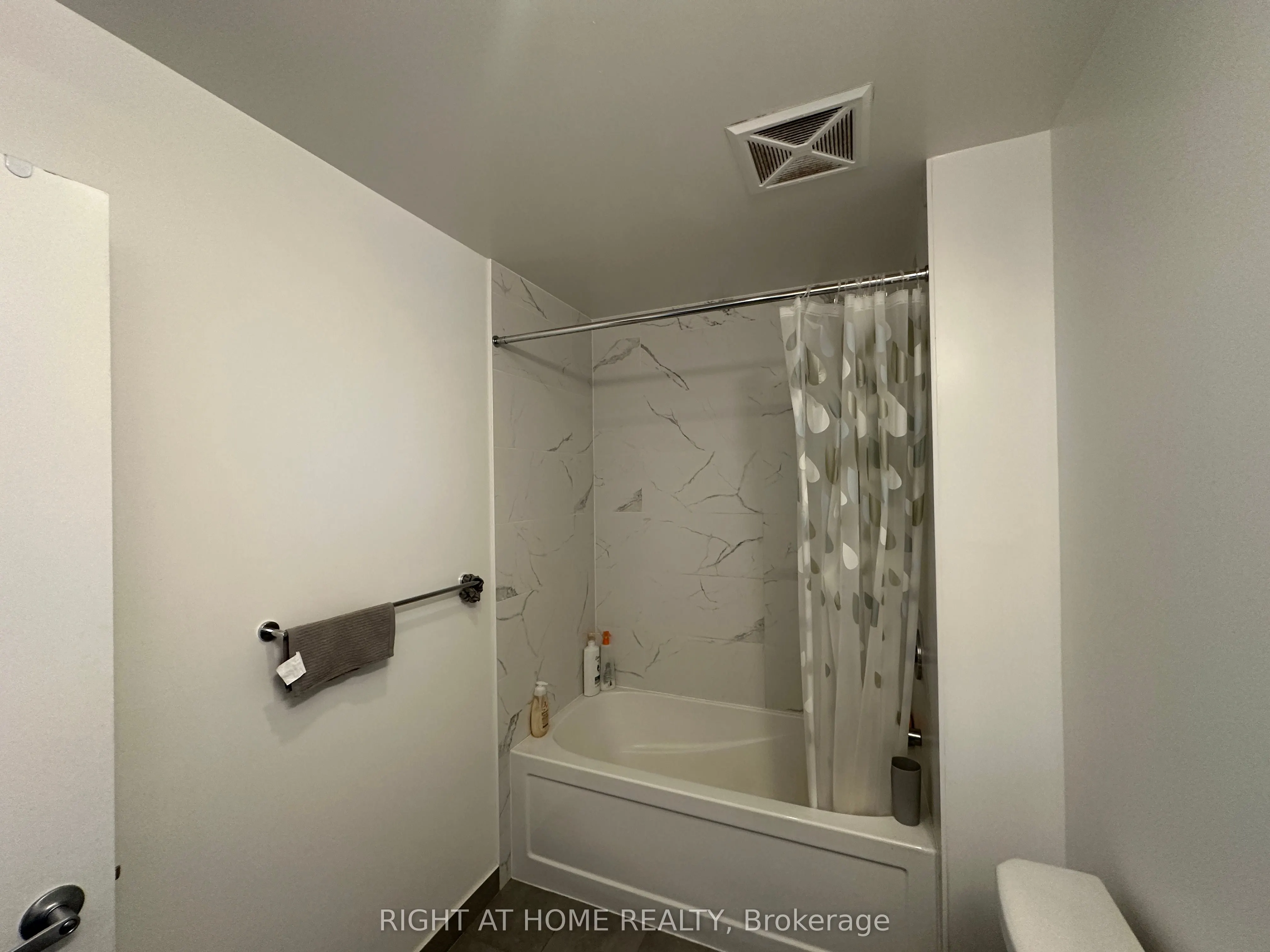 2520 Eglinton Avenue W #701