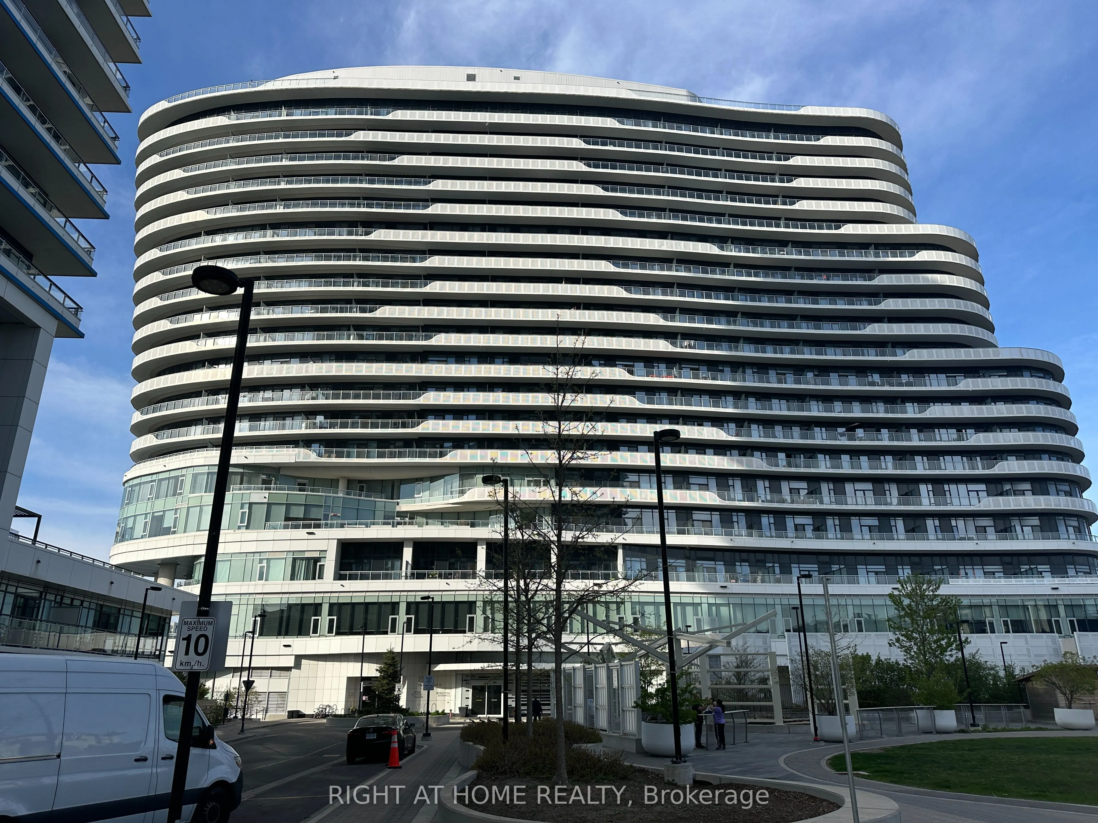 2520 Eglinton Avenue W #701