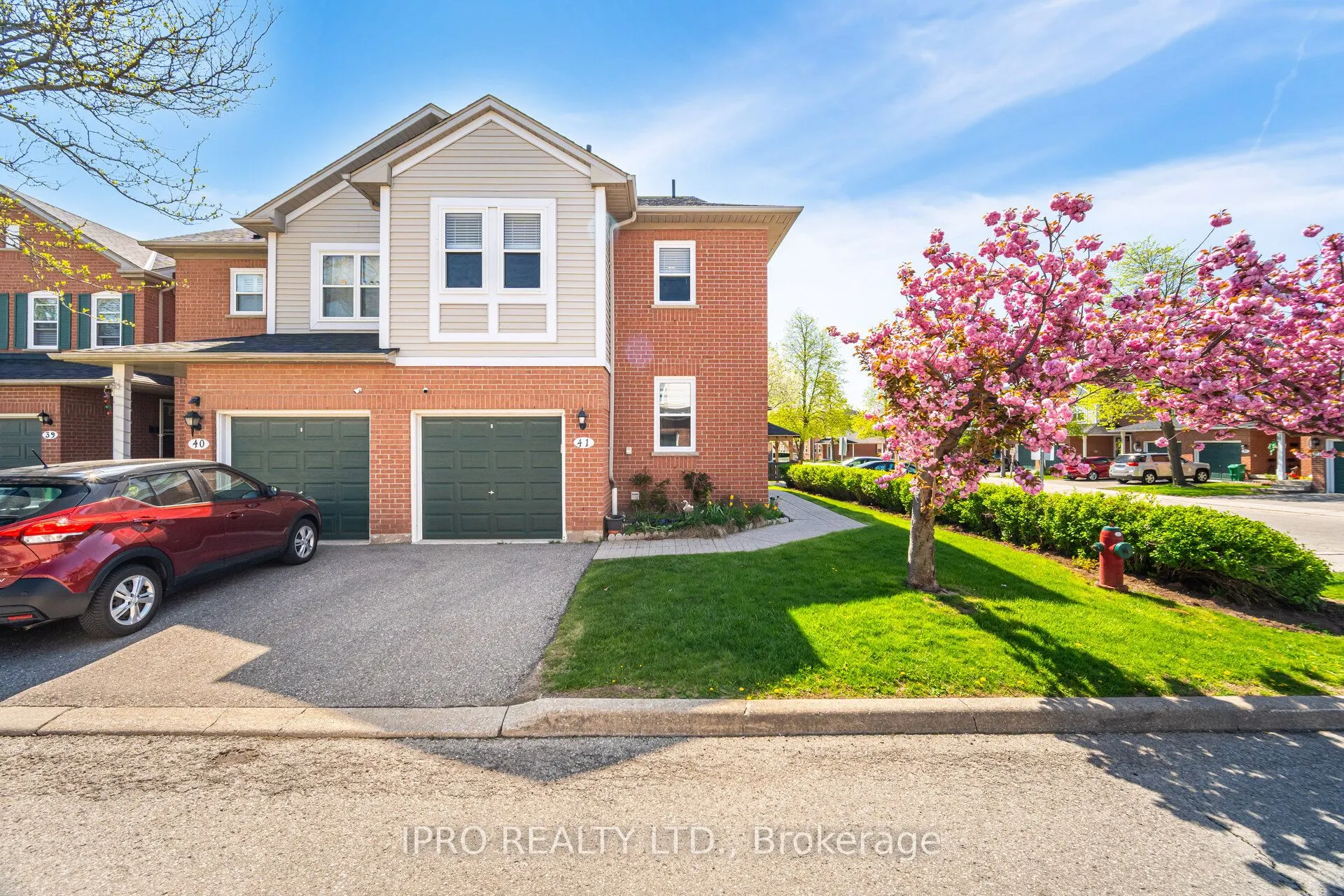 5659 Glen Erin Drive E, #41