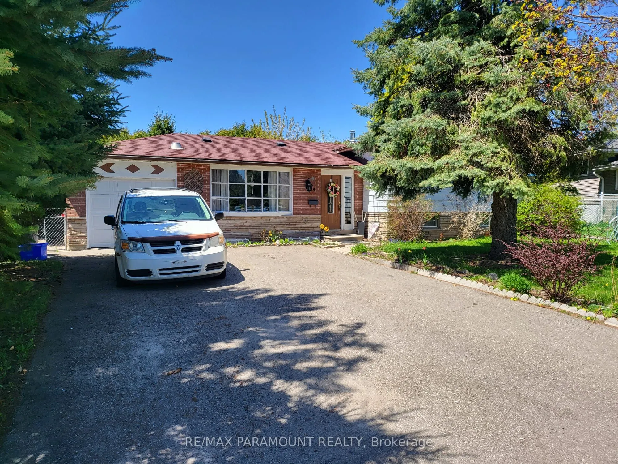15 Lawrence Avenue