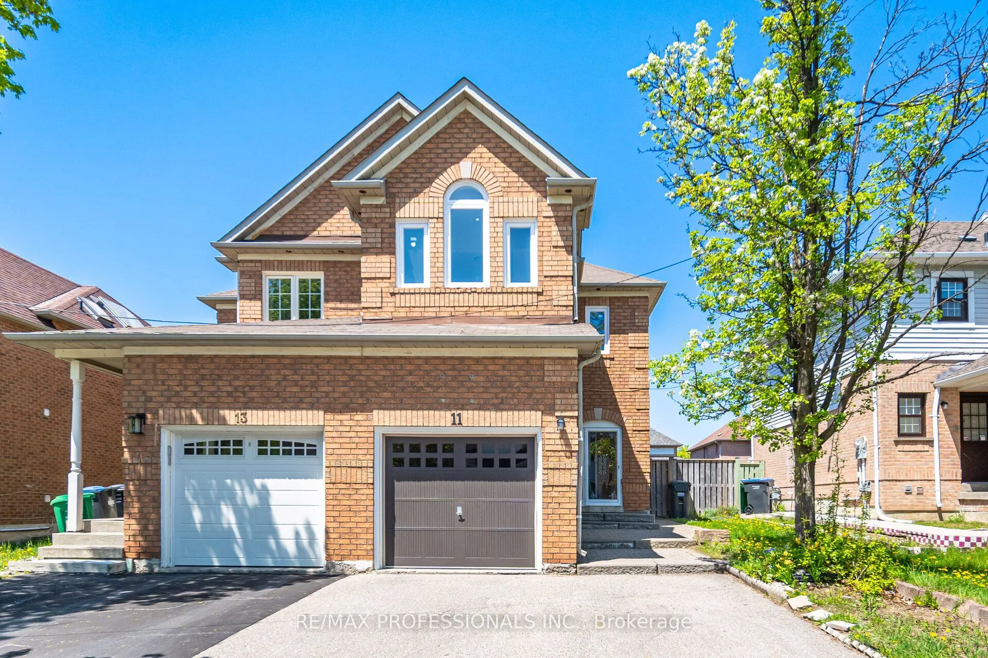 11 Asterwind Crescent
