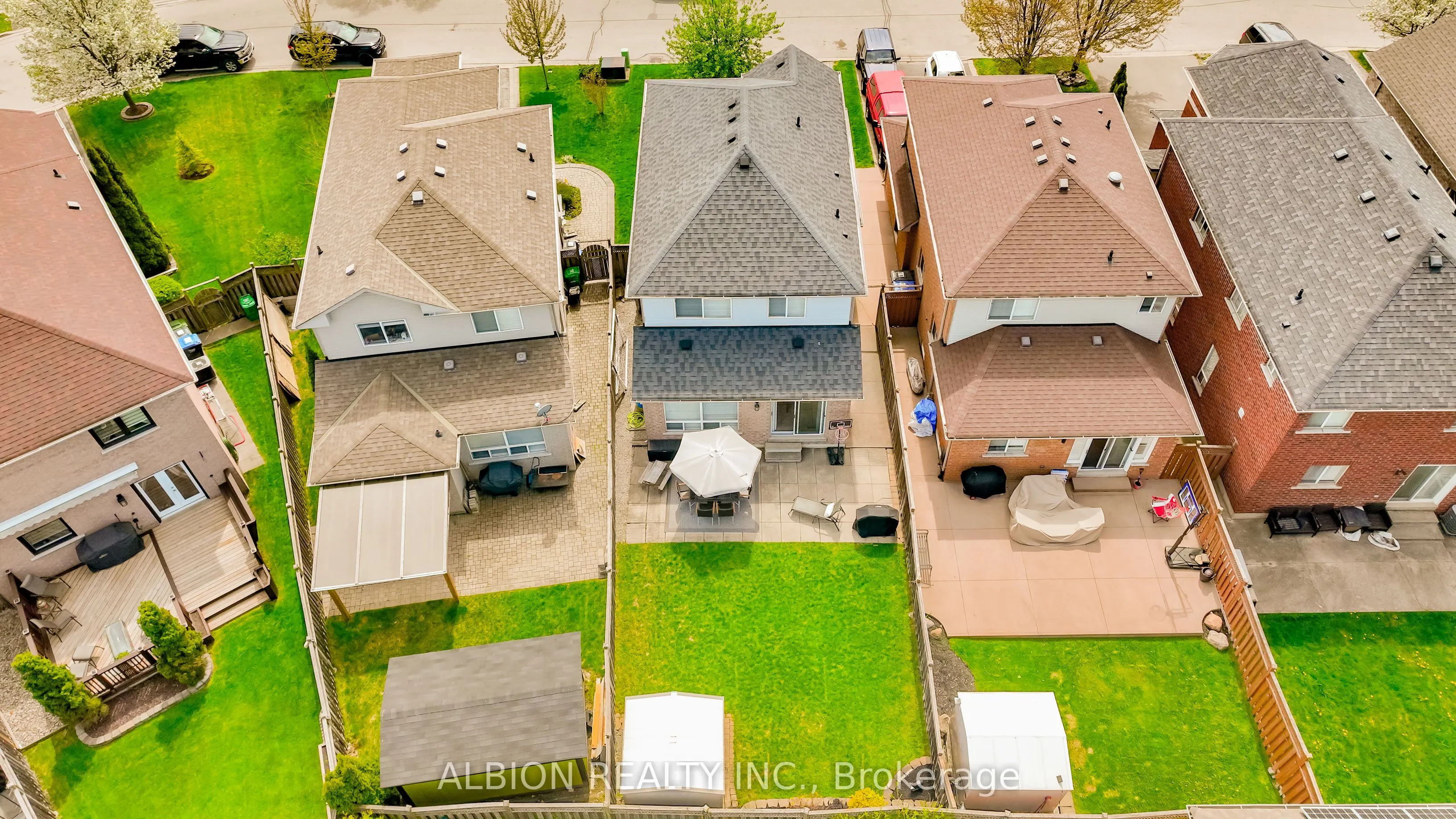 40 Emily Carr Crescent
