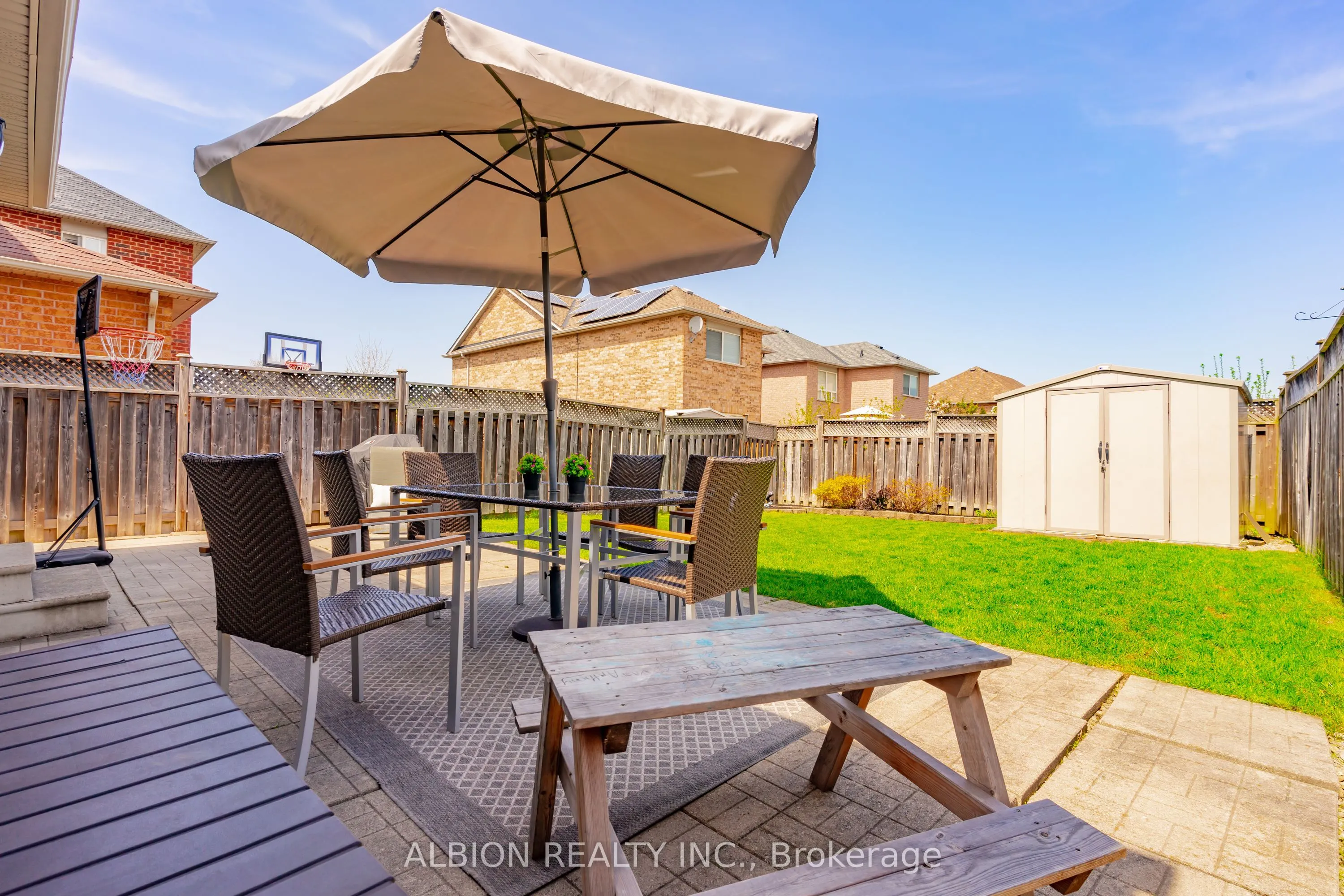 40 Emily Carr Crescent