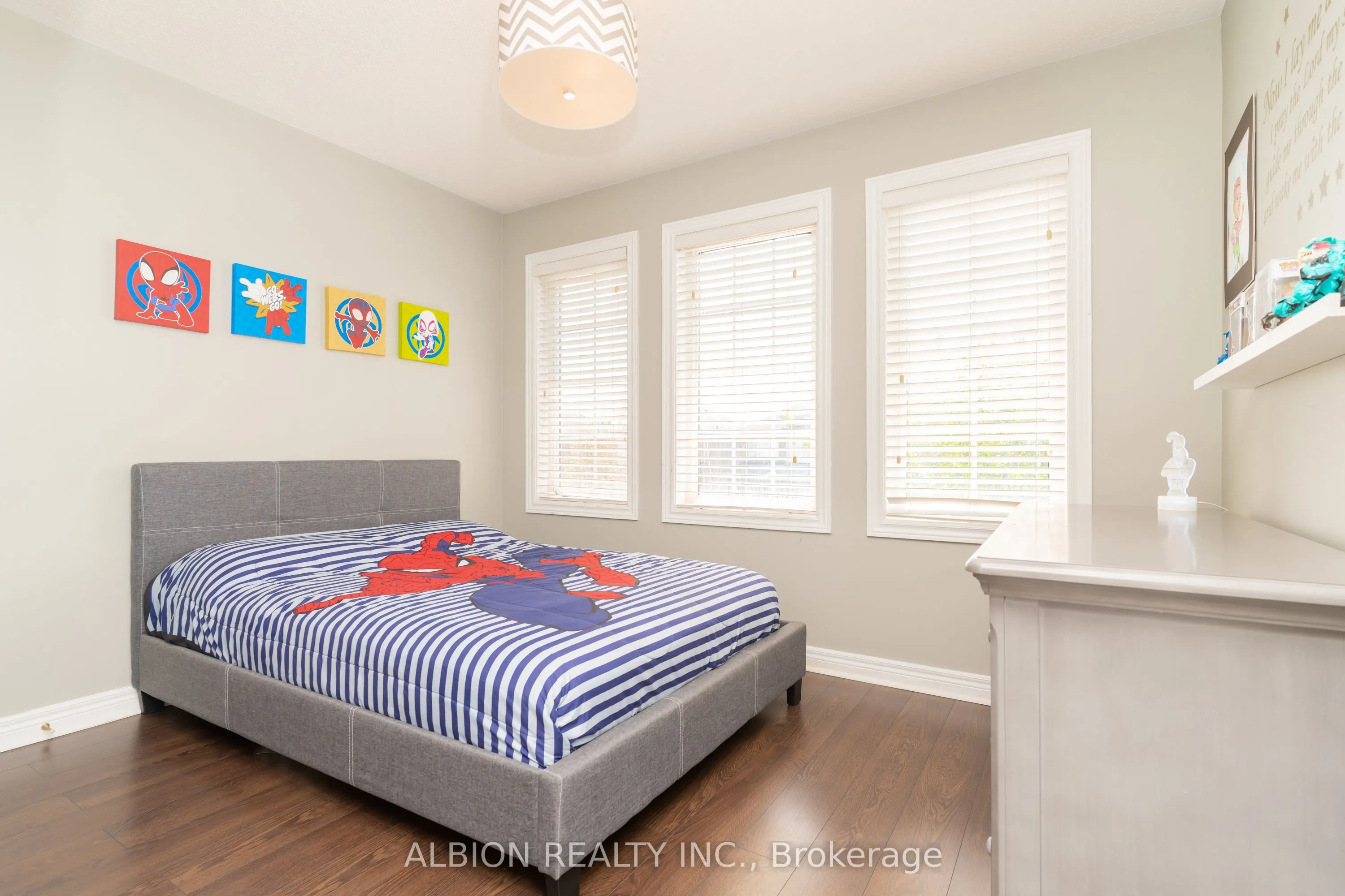 40 Emily Carr Crescent